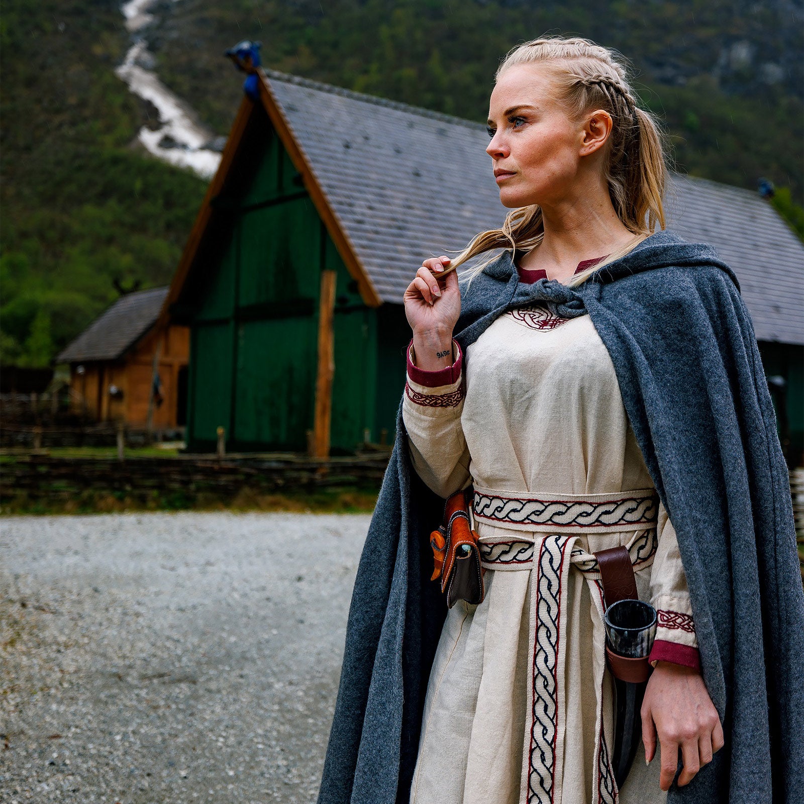 Product image Medieval Cloak Elinor grey