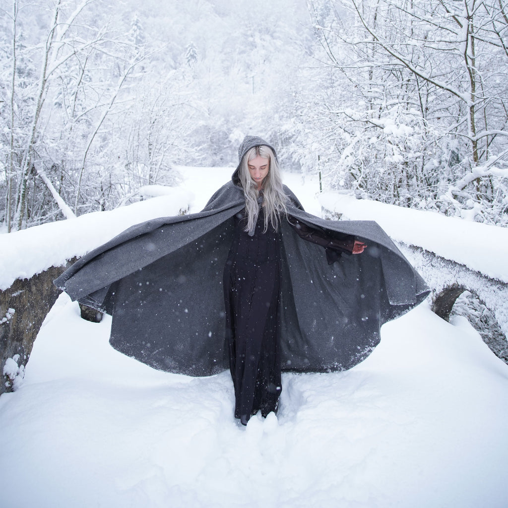 Product image Medieval Cloak Elinor grey
