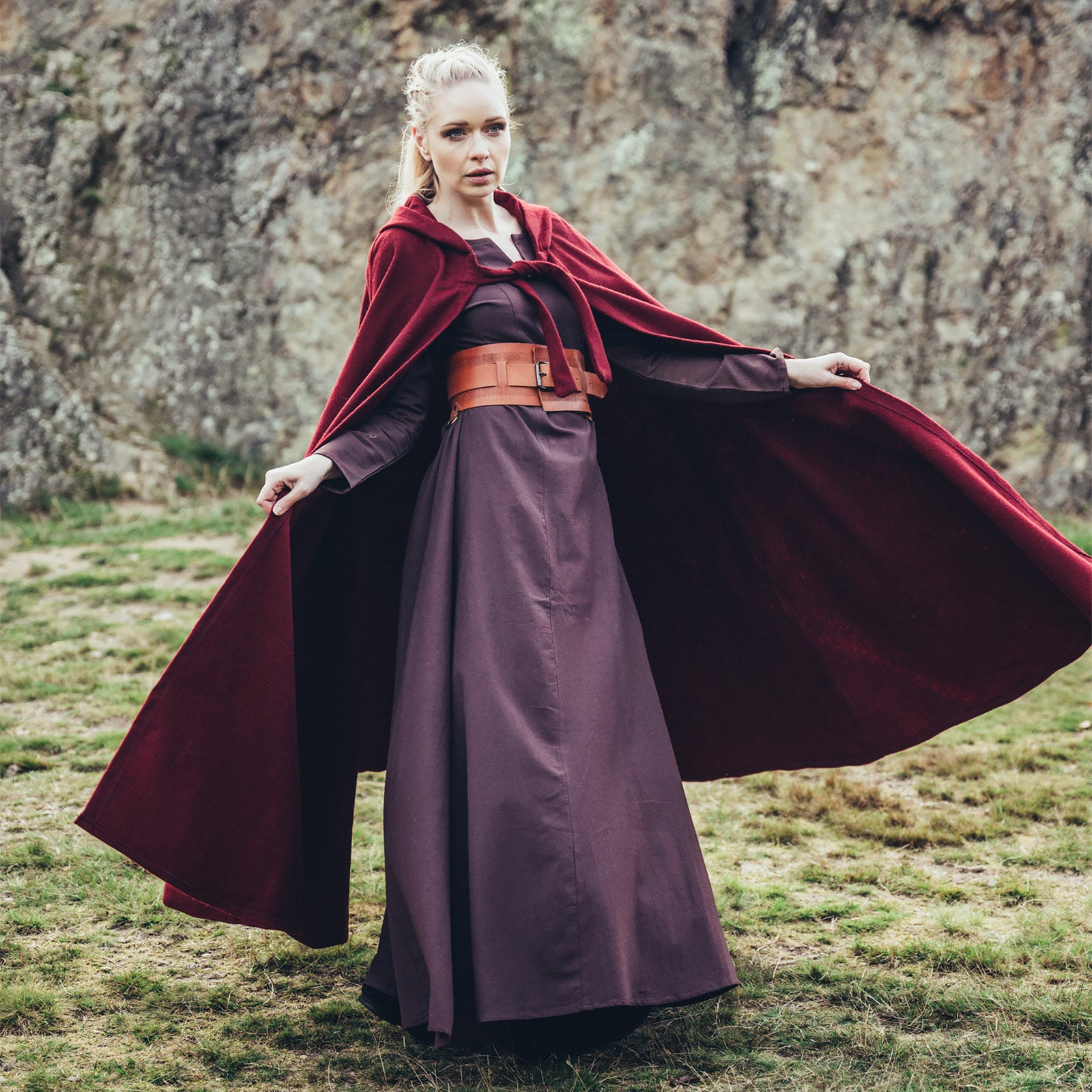 Product image Medieval Cloak Elinor Red