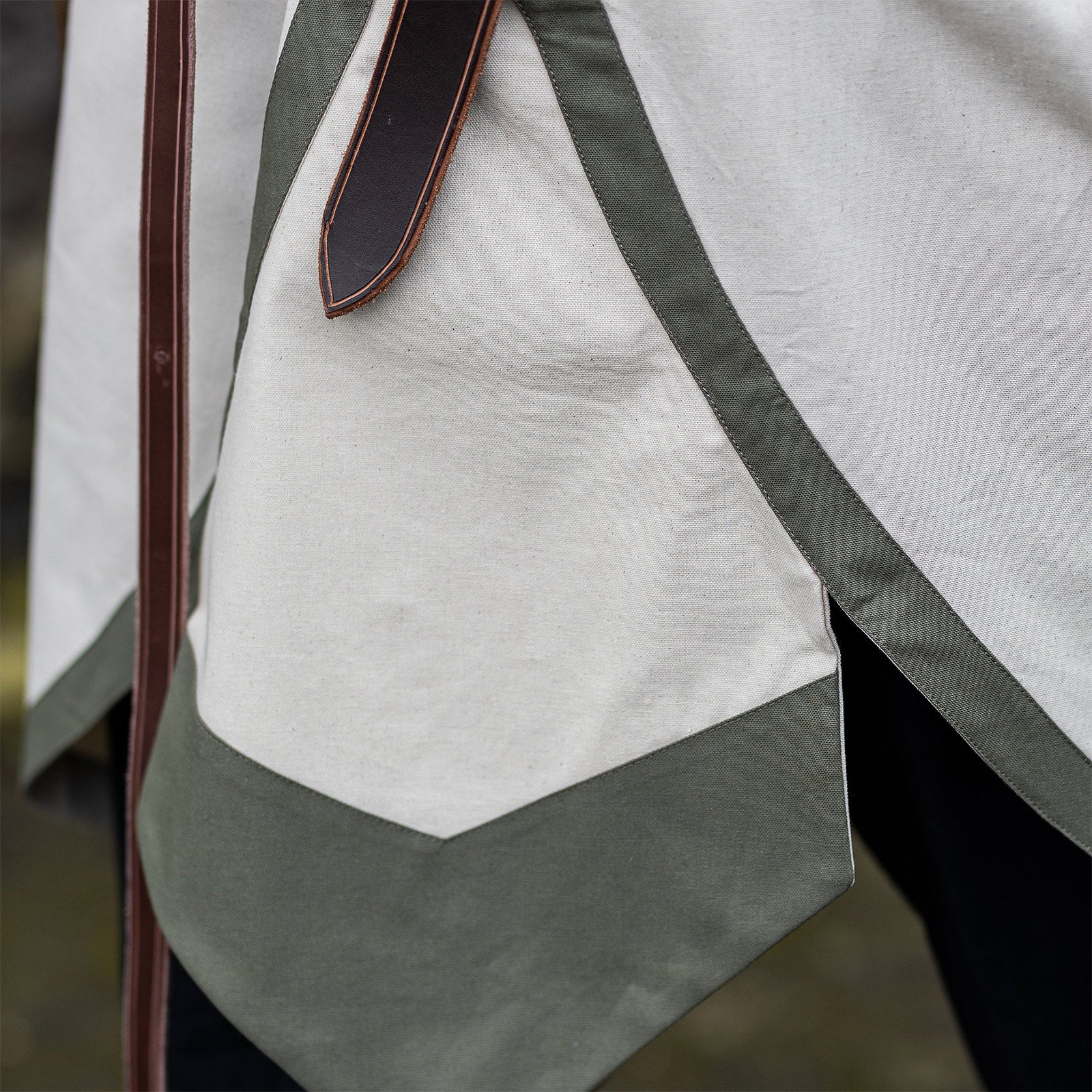 Product image Dungeons & Dragons - Cleric tunic beige