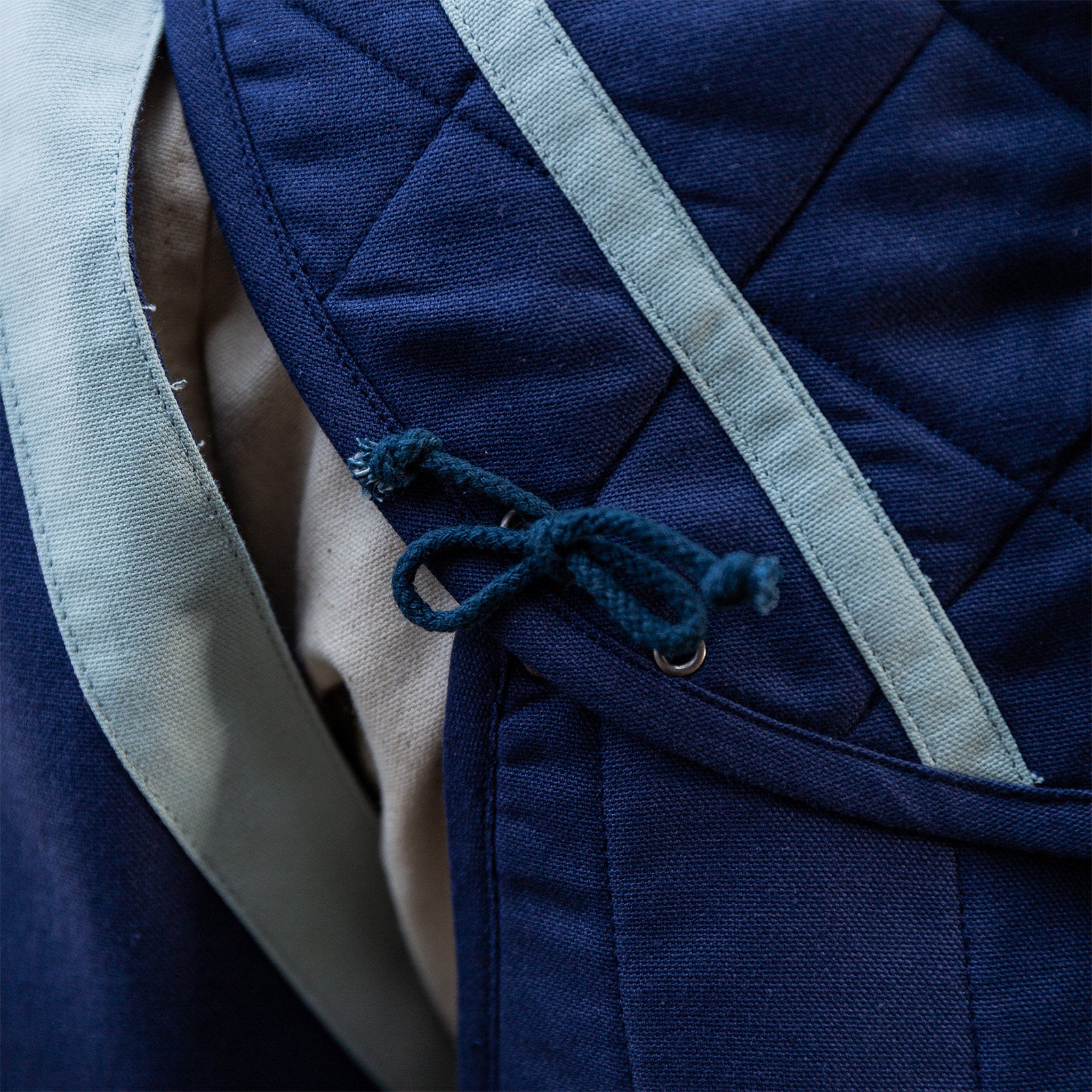 Product image Dungeons & Dragons - Cleric shoulders blue