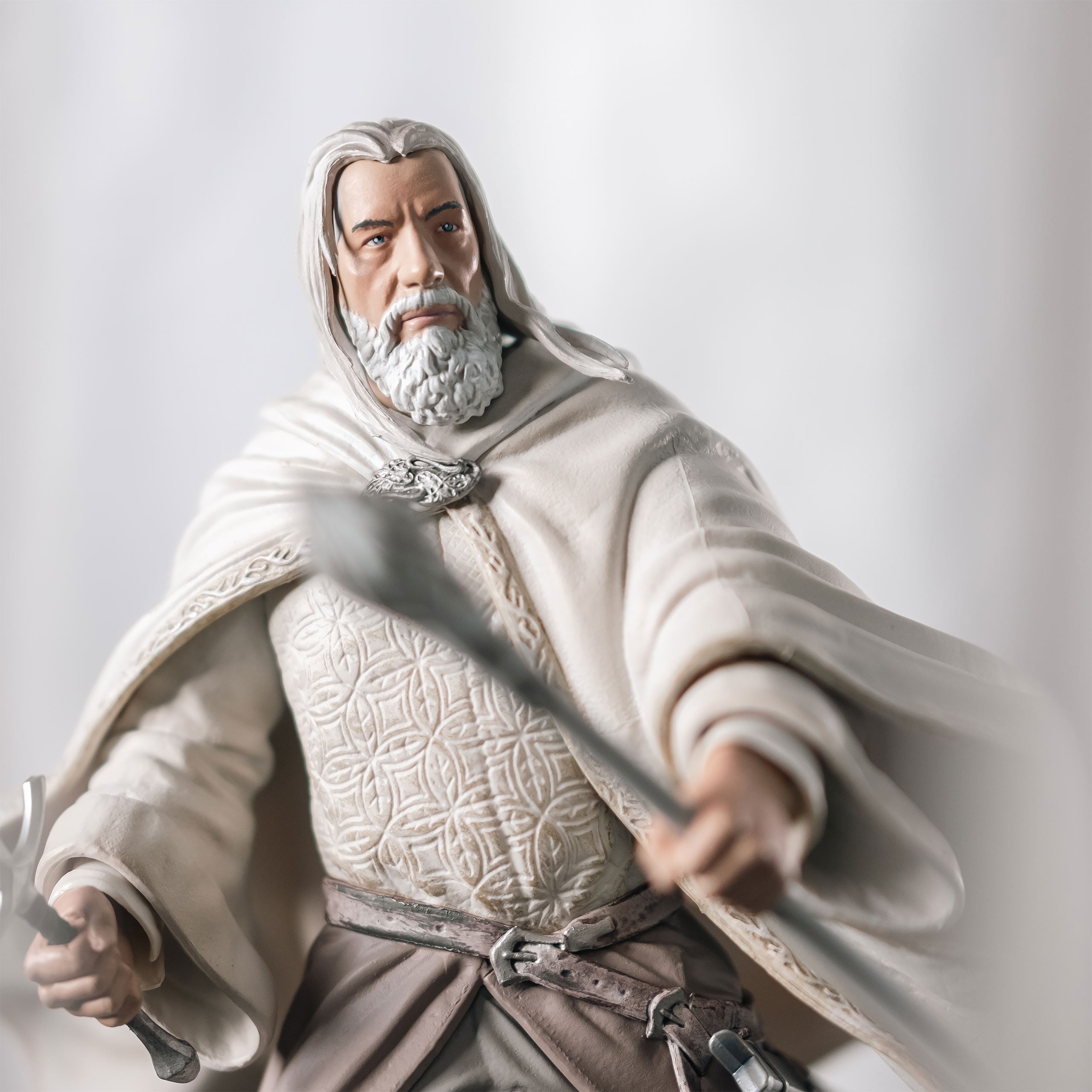 Product image The Lord of the Rings - Gandalf Gallery Deluxe Figure