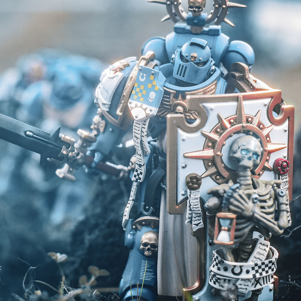 Product image Warhammer 40k - Ultramarines Lieutenant with Power Fist Action Figure