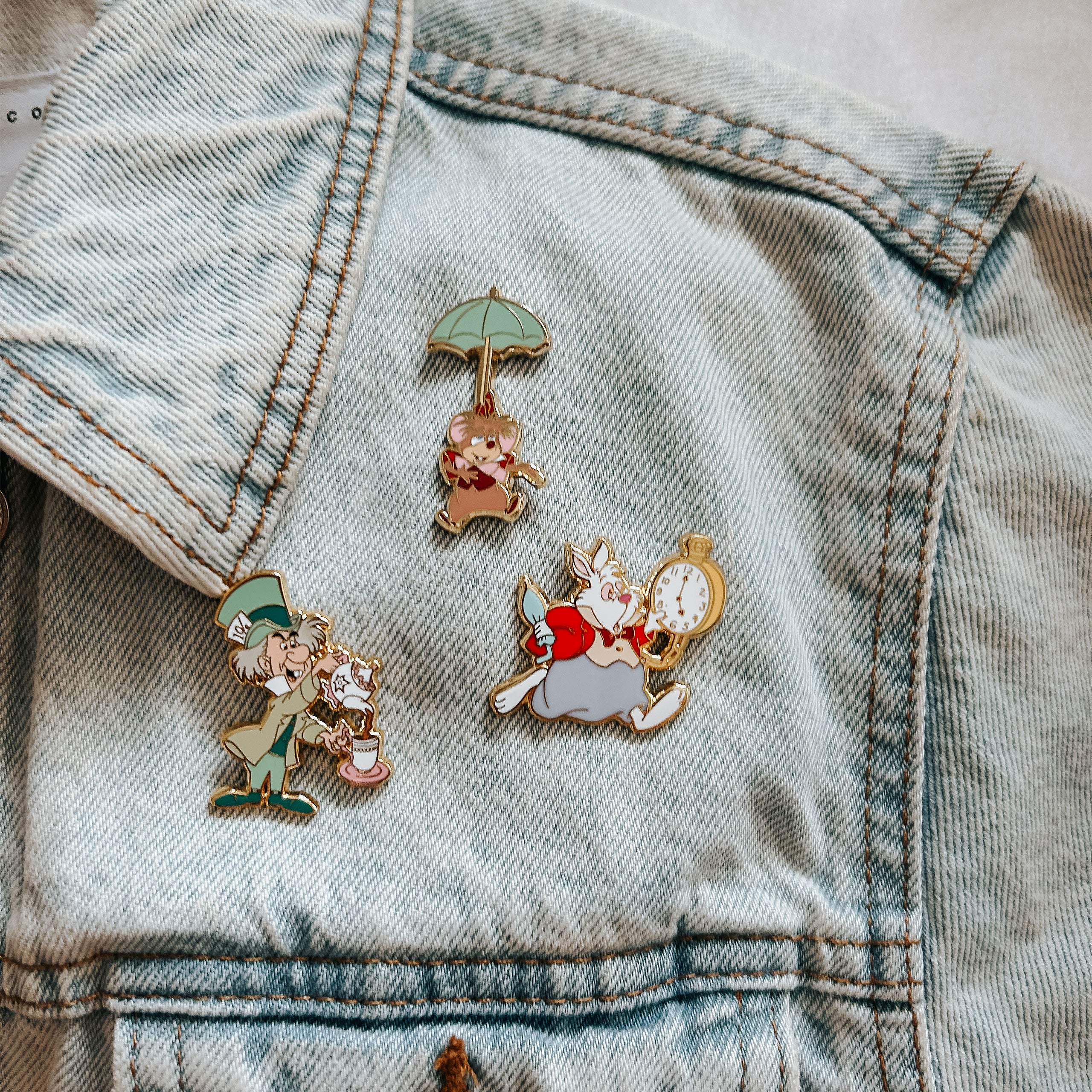 Product image Alice in Wonderland - Unbirthday Mystery Funko Pop Pin
