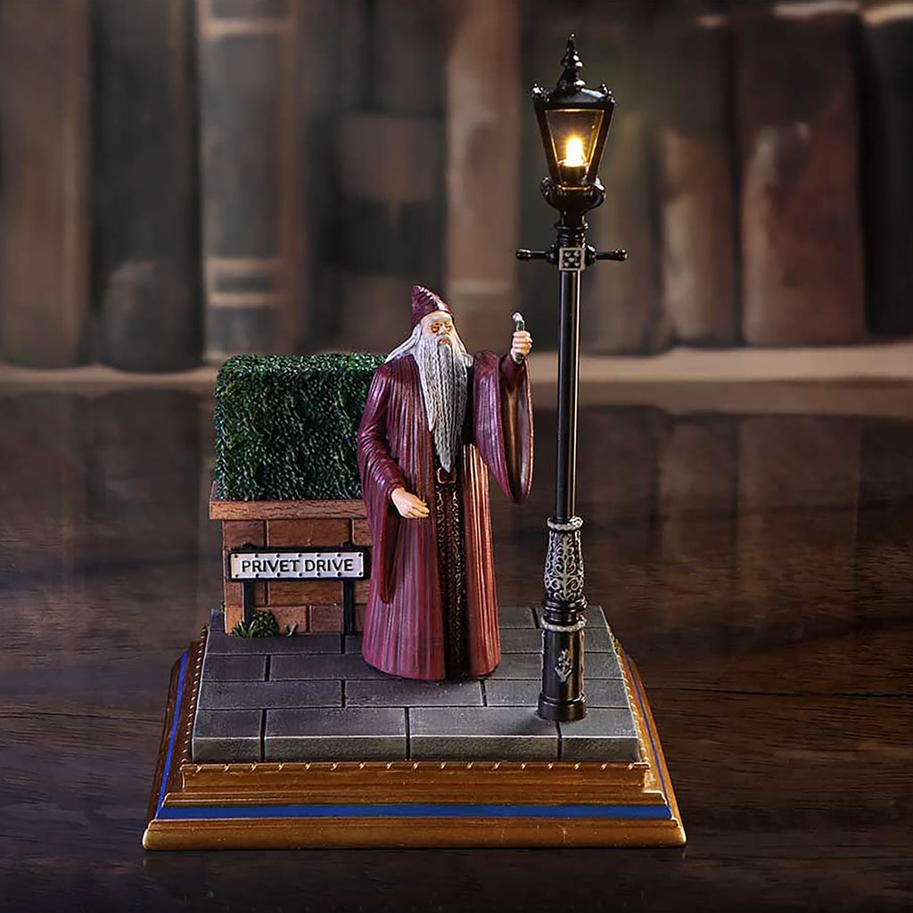 Product image Harry Potter - Dumbledore Privet Drive Diorama Figure with Light