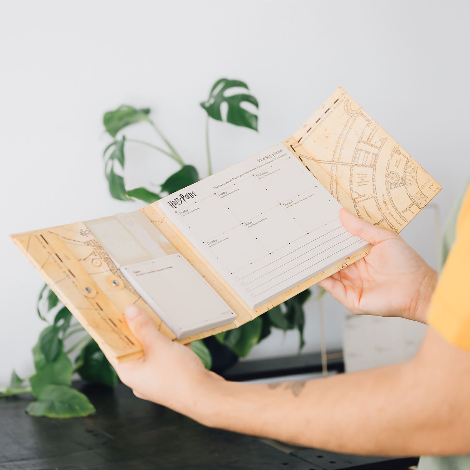 Product image Harry Potter - Marauder's Map Weekly Planner Book