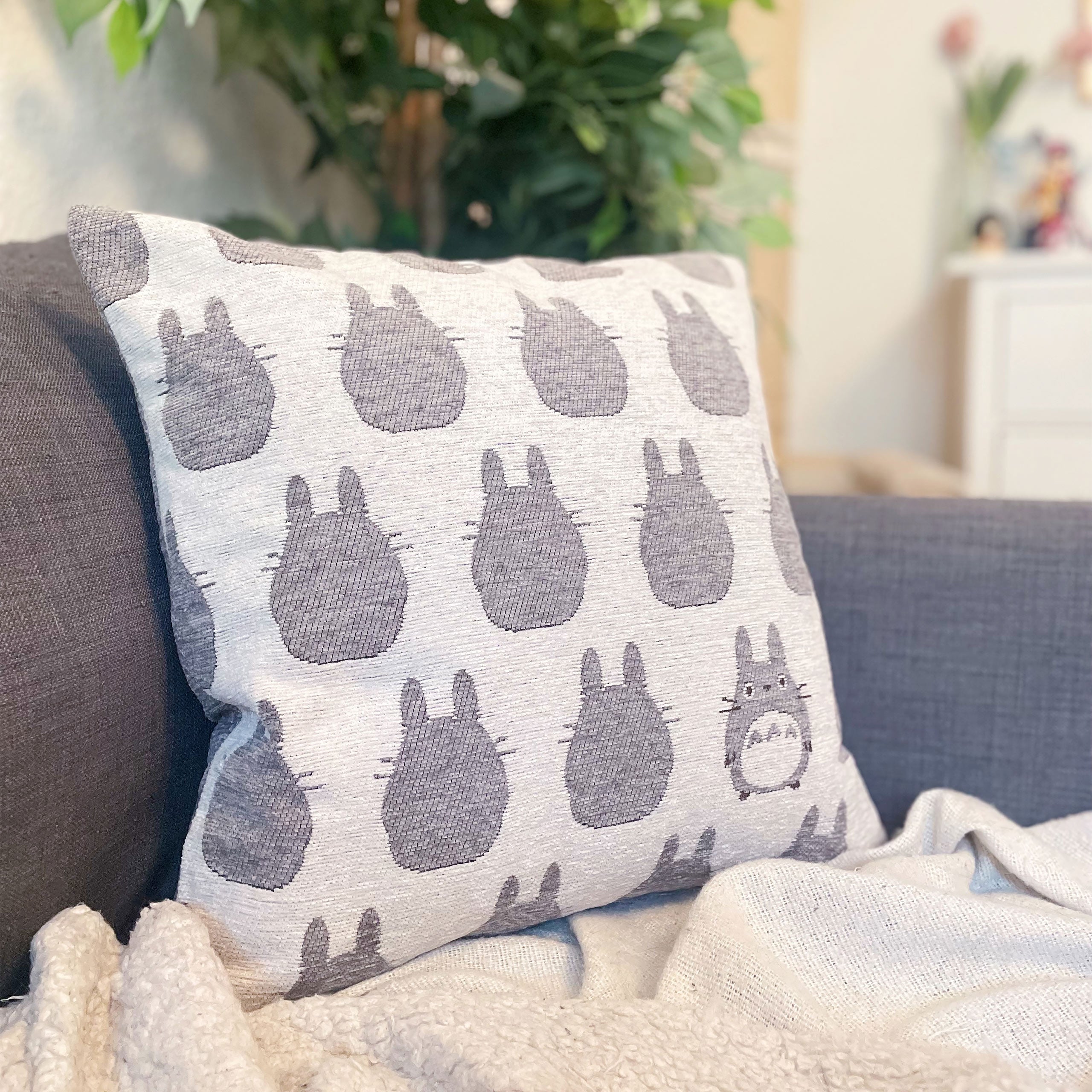 Product image Totoro - Silhouette Totoro Cushion