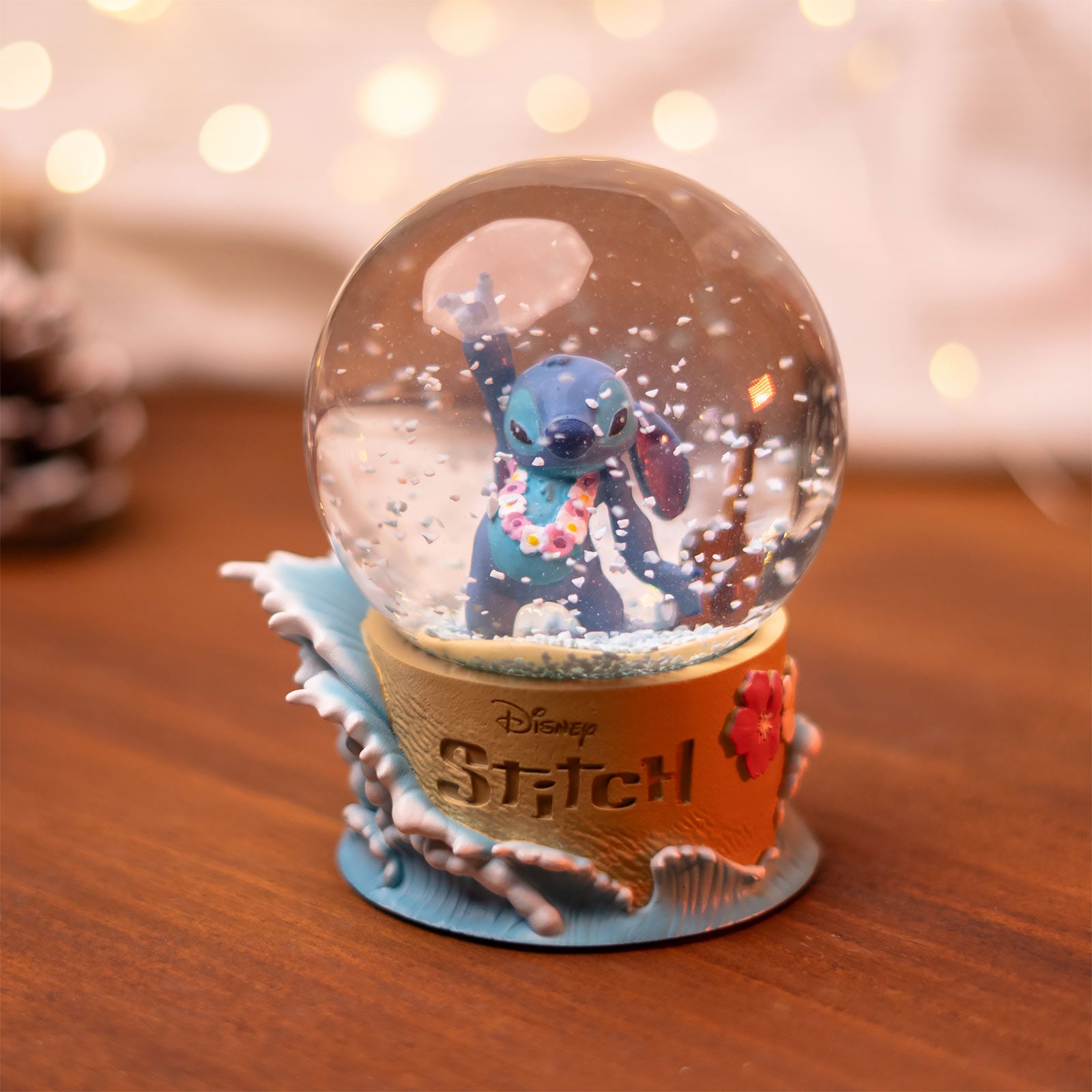 Product image Stitch with Ukulele Snow Globe - Lilo & Stitch