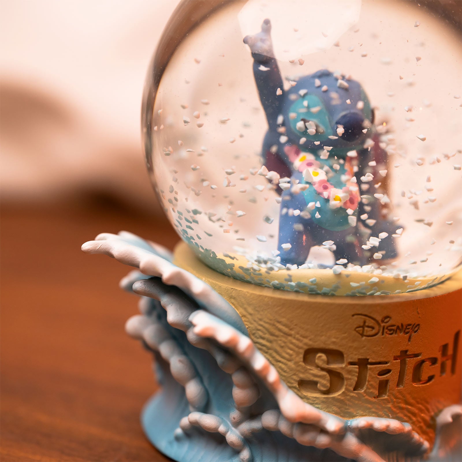 Product image Stitch with Ukulele Snow Globe - Lilo & Stitch