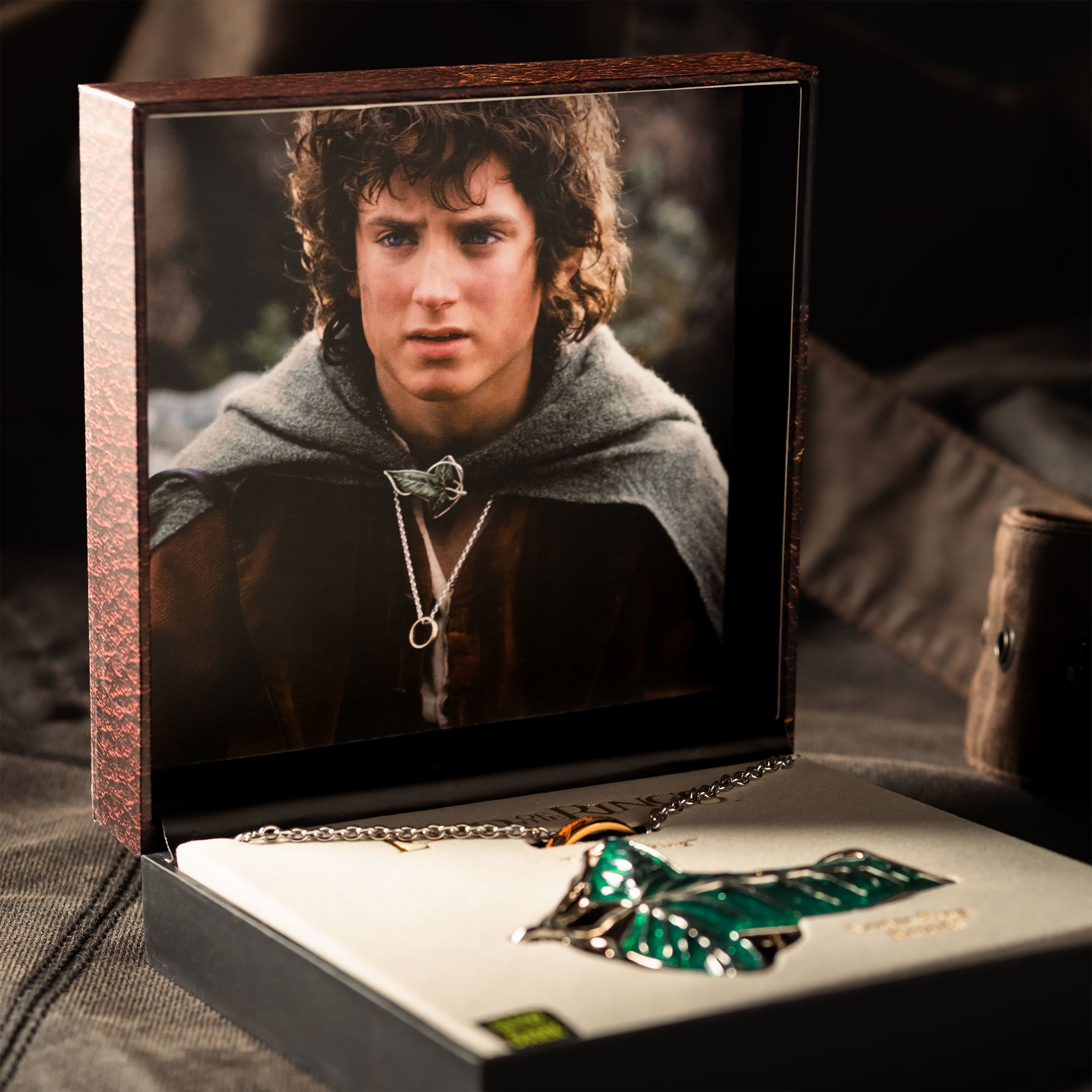 Product image The Lord of the Rings - Frodo Jewelry Set with Glow in the Dark Effect