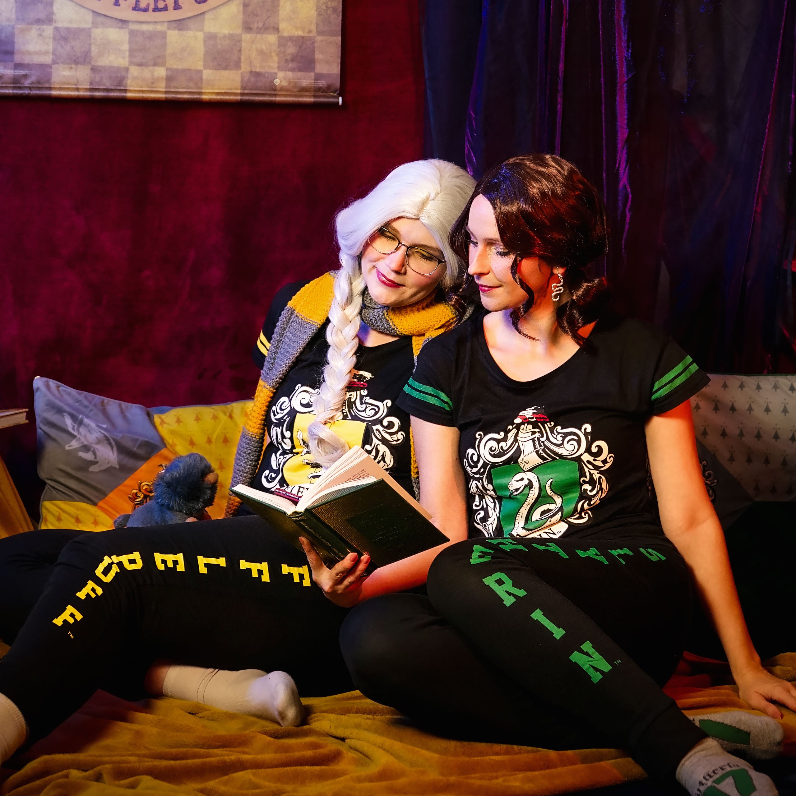 Product image Hufflepuff Crest Pajamas Black - Harry Potter