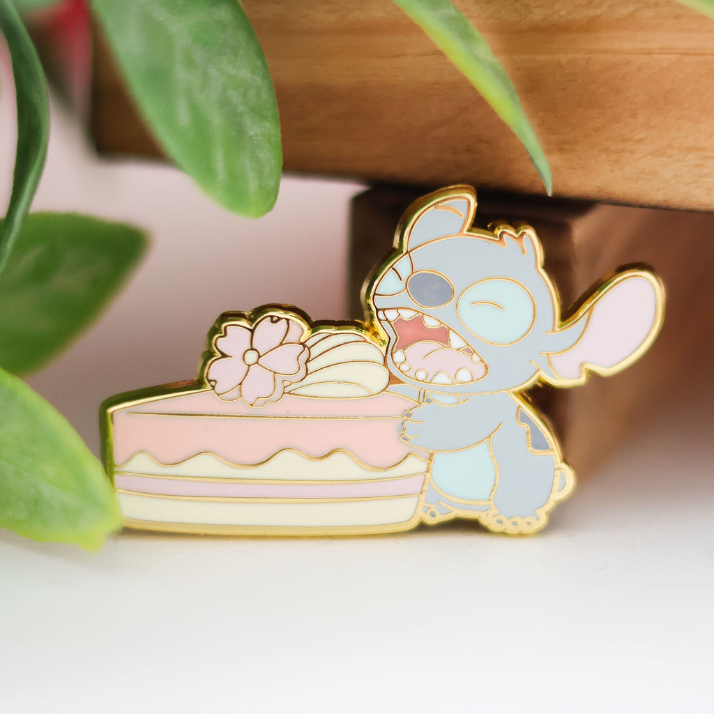 Product image Lilo & Stitch - Angel and Stitch Cherry Blossom Mystery Pin