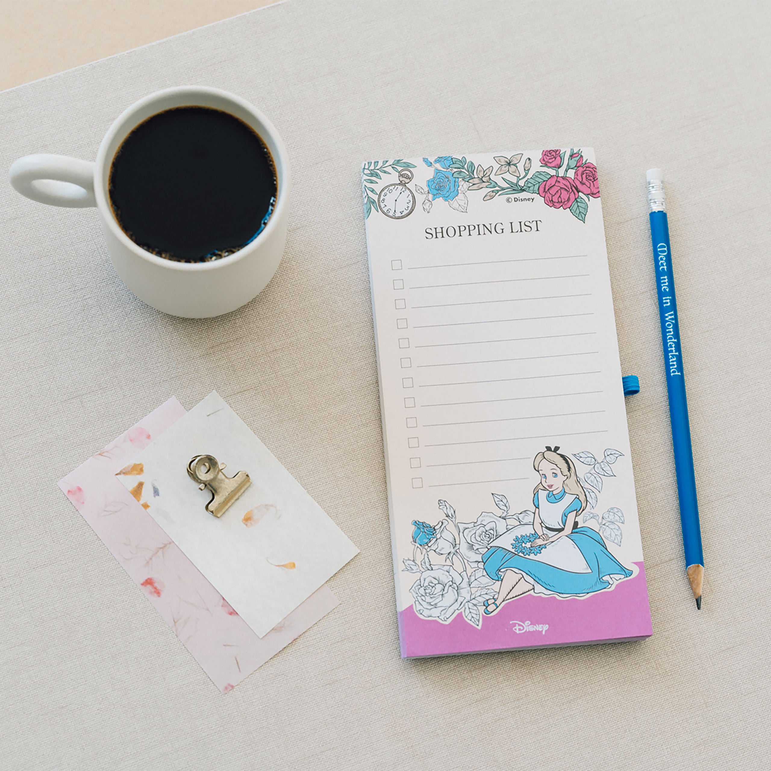 Product image Alice in Wonderland - Magnetic Notepad with Pencil
