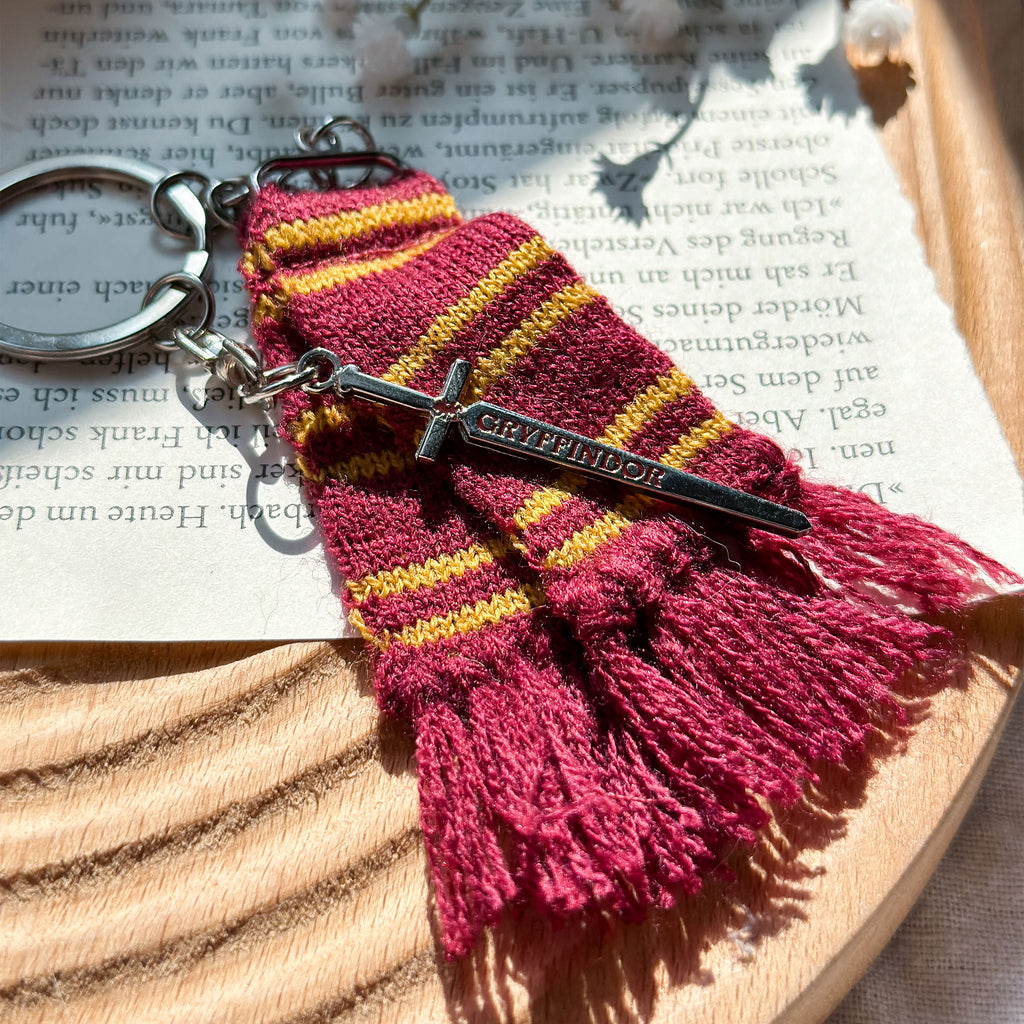 Product image Harry Potter - Gryffindor Scarf Keychain