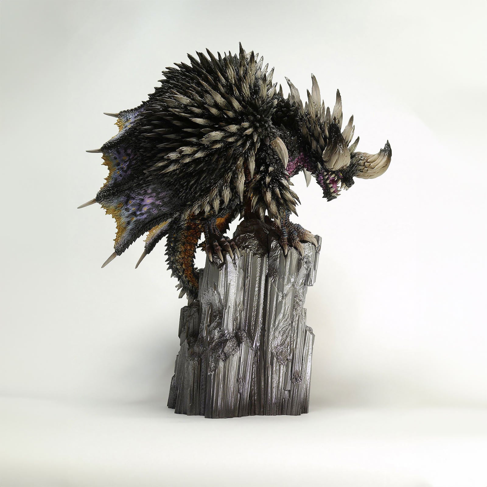 Product image Monster Hunter - Nergigante Statue Creators Model Resell Version