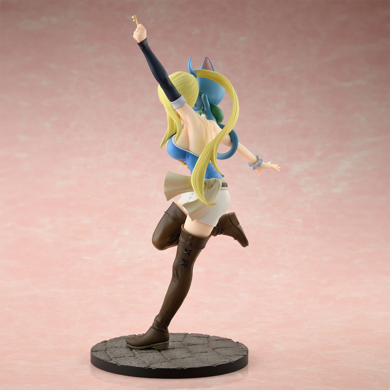 Product image Fairy Tail - Lucy Heartfilia 1:8 Statue Wink Version