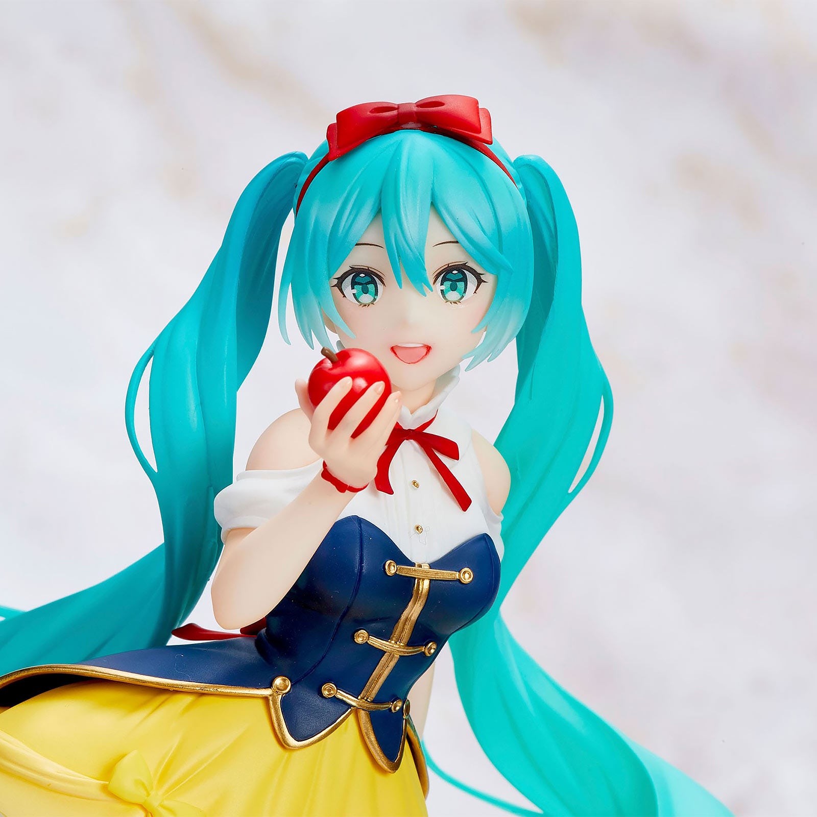 Product image Hatsune Miku - Wonderland Snow White Figure