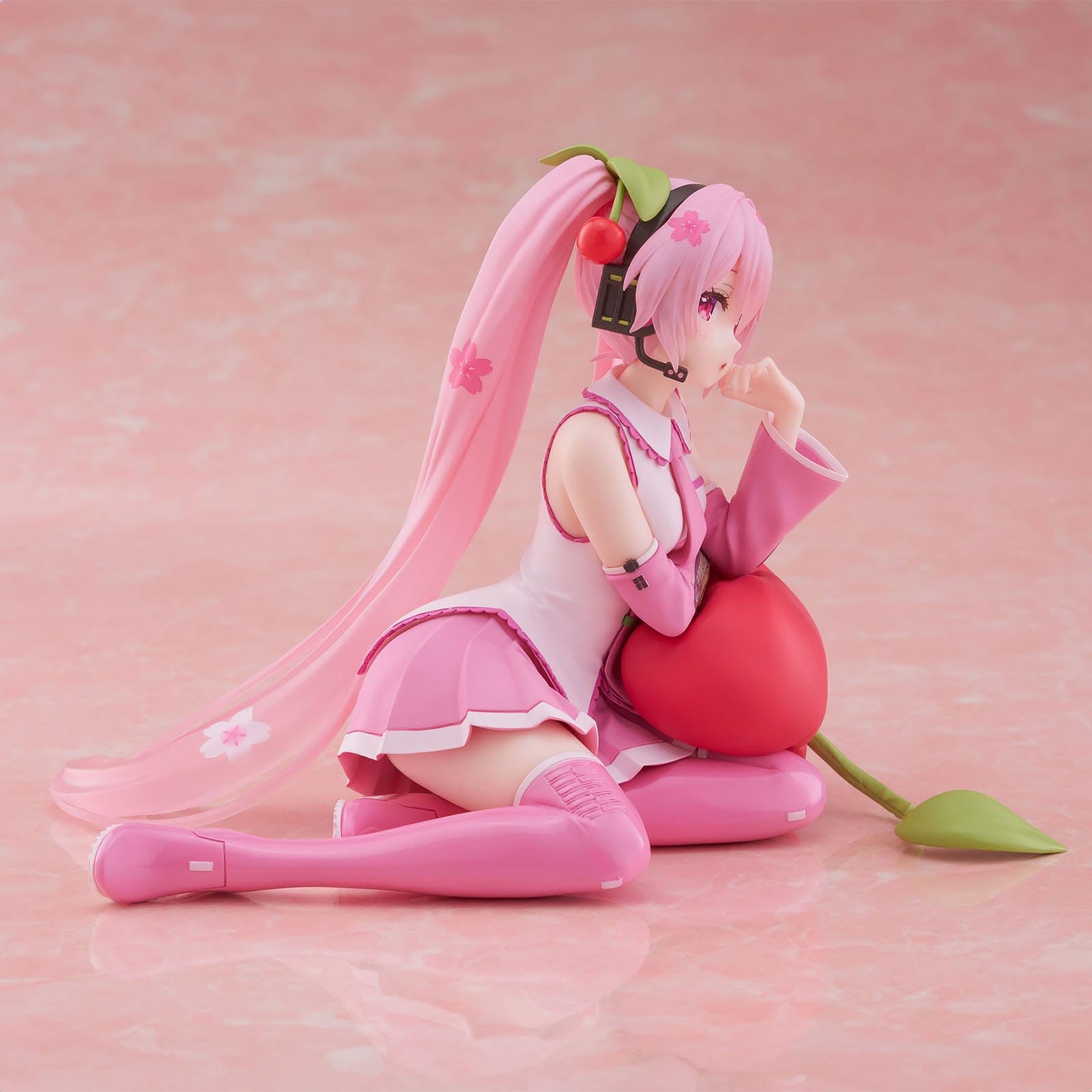 Product image Hatsune Miku - Sakura Miku Desktop Cute Figure Cherry Cushion Version