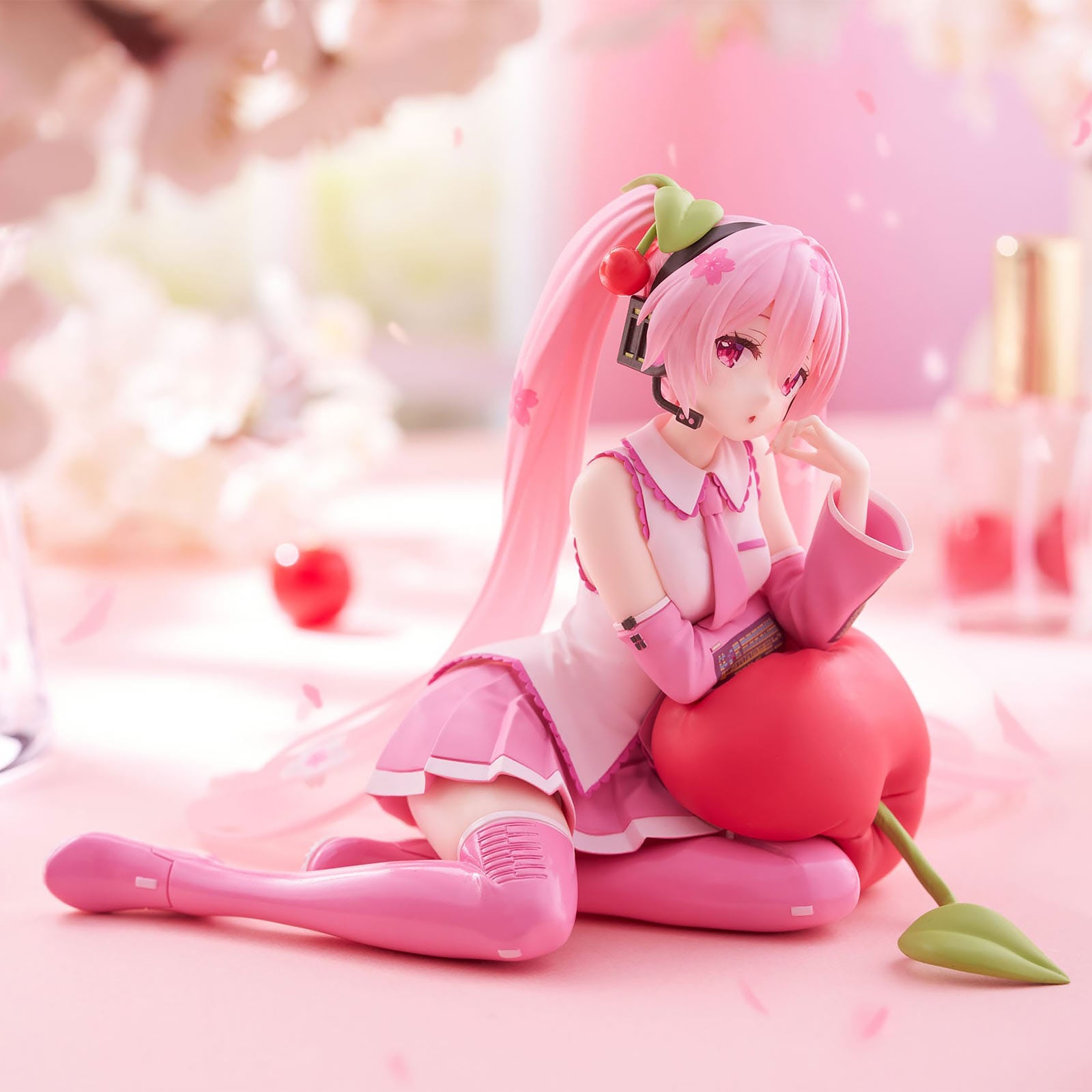 Product image Hatsune Miku - Sakura Miku Desktop Cute Figure Cherry Cushion Version