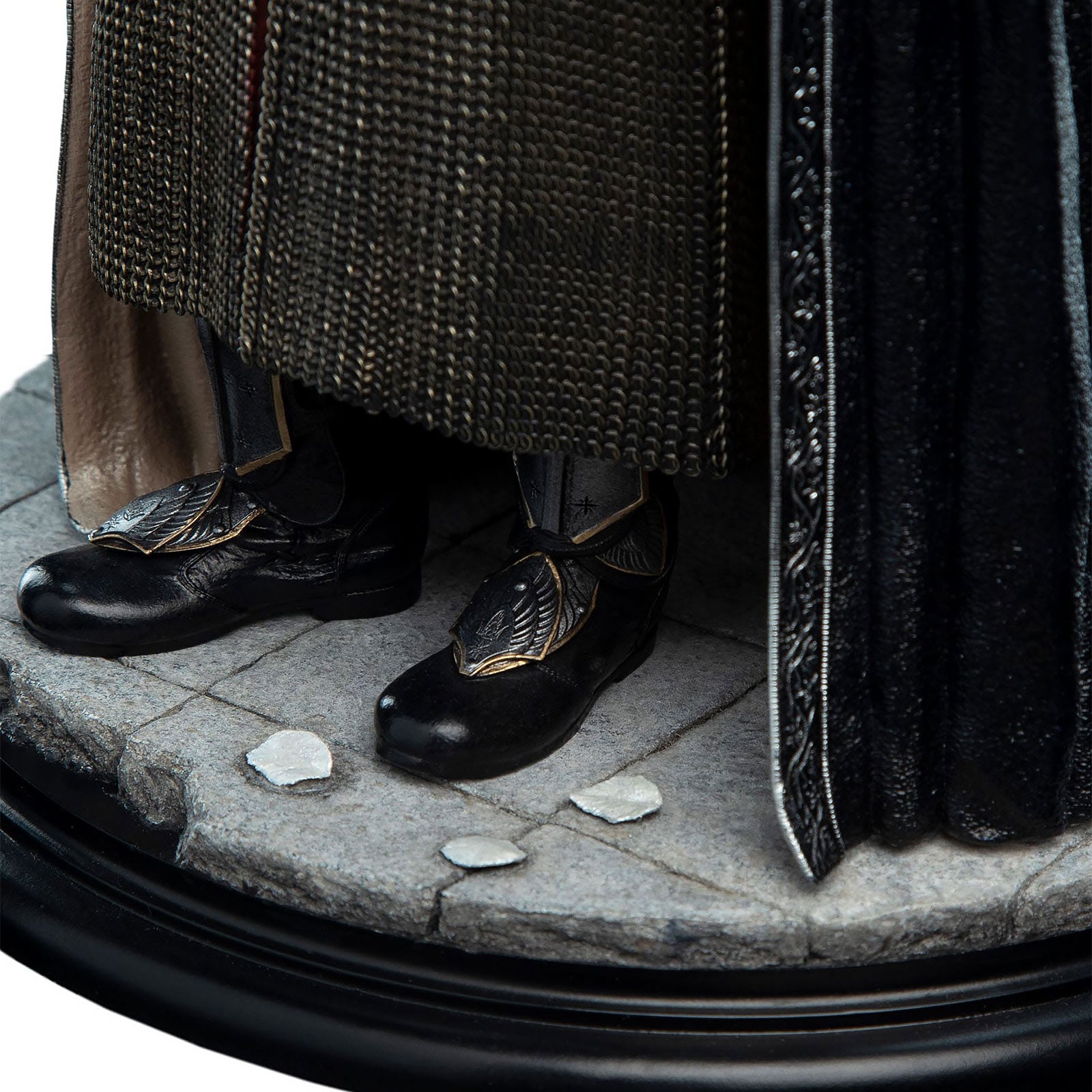 Product image The Lord of the Rings - King Aragorn Figure Classic Series