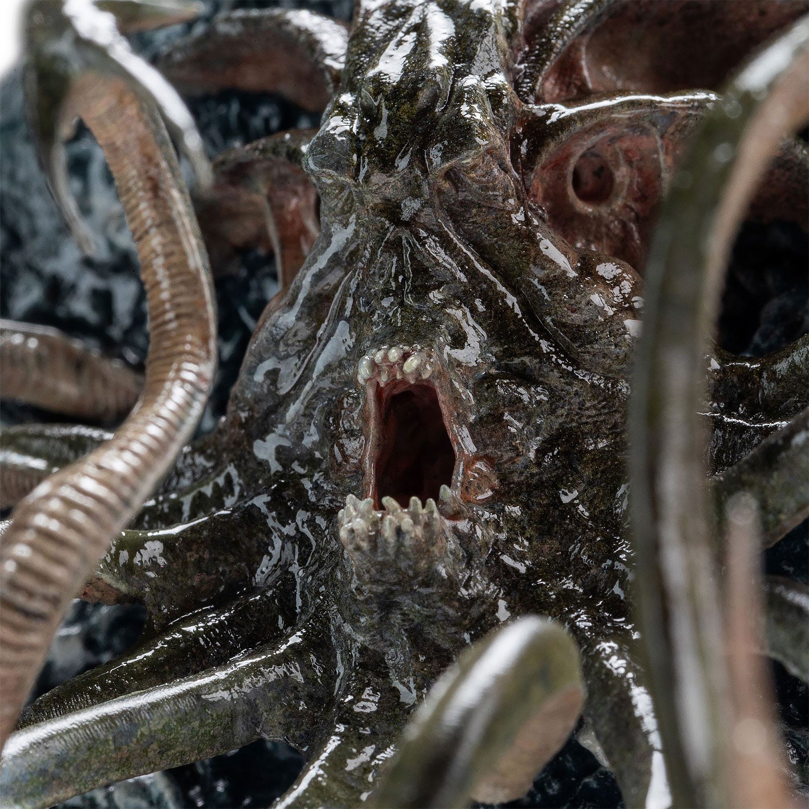 Product image The Lord of the Rings - The Watcher in the Water Diorama Figure