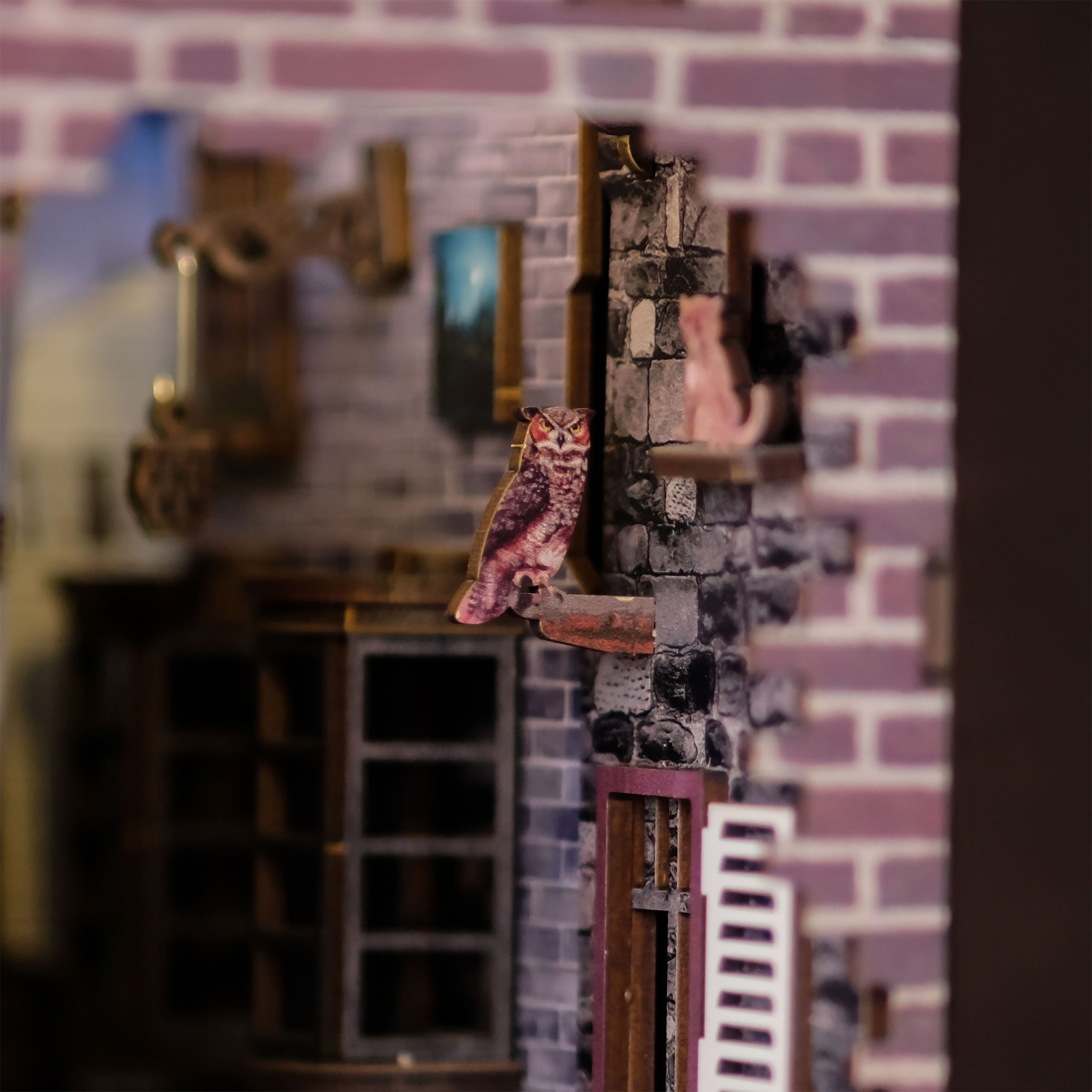 Product image Harry Potter - Diagon Alley Book Nook Model Kit Wood