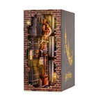 Product image Harry Potter - Diagon Alley Book Nook Model Kit Wood