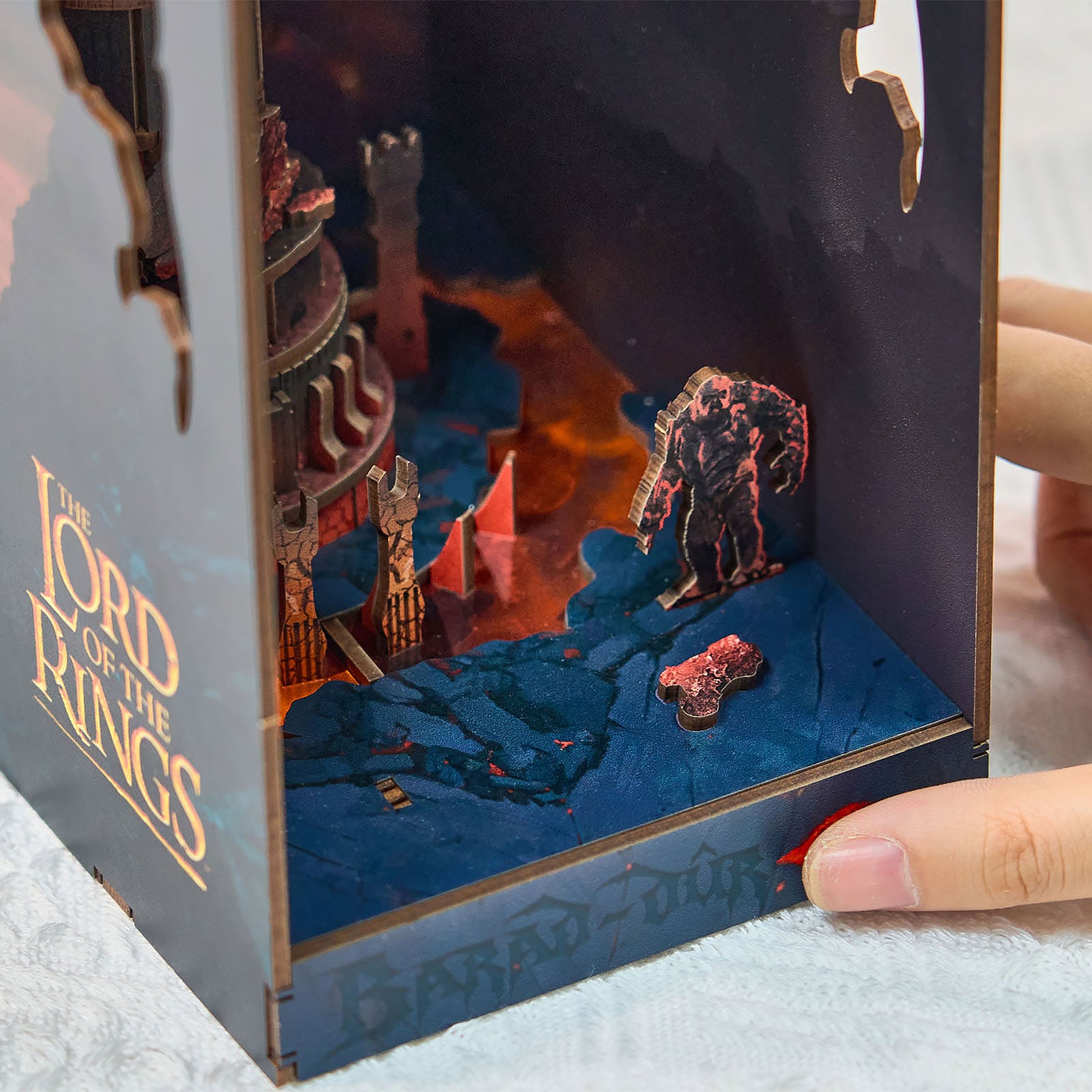Product image The Lord of the Rings - Barad-dûr Book Nook Wooden Model Kit