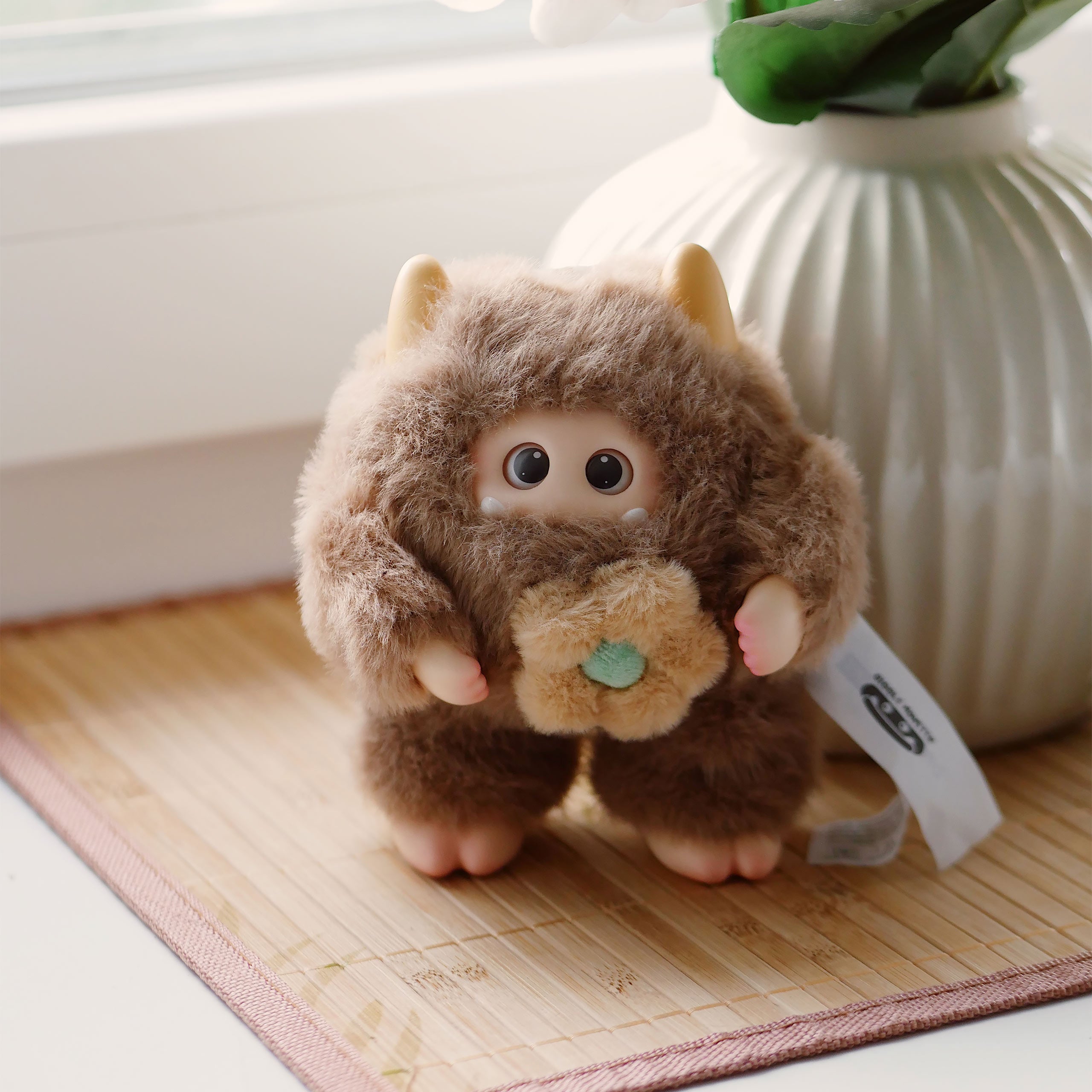 Product image Giggle Monster - Marshmallow Dreams Mystery Plush Keychain