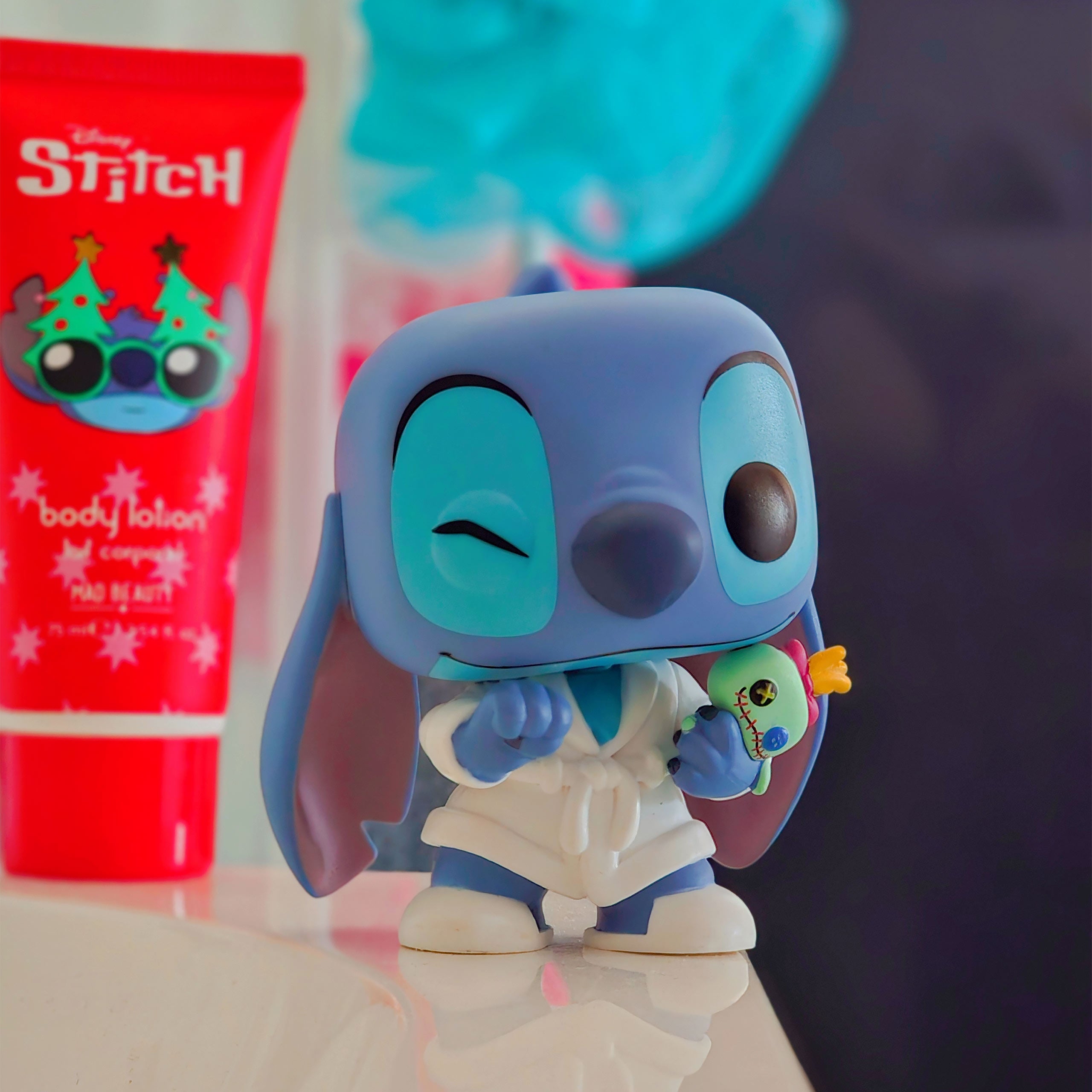 Product image Stitch in Bathrobe Funko Pop! Figure - Lilo & Stitch