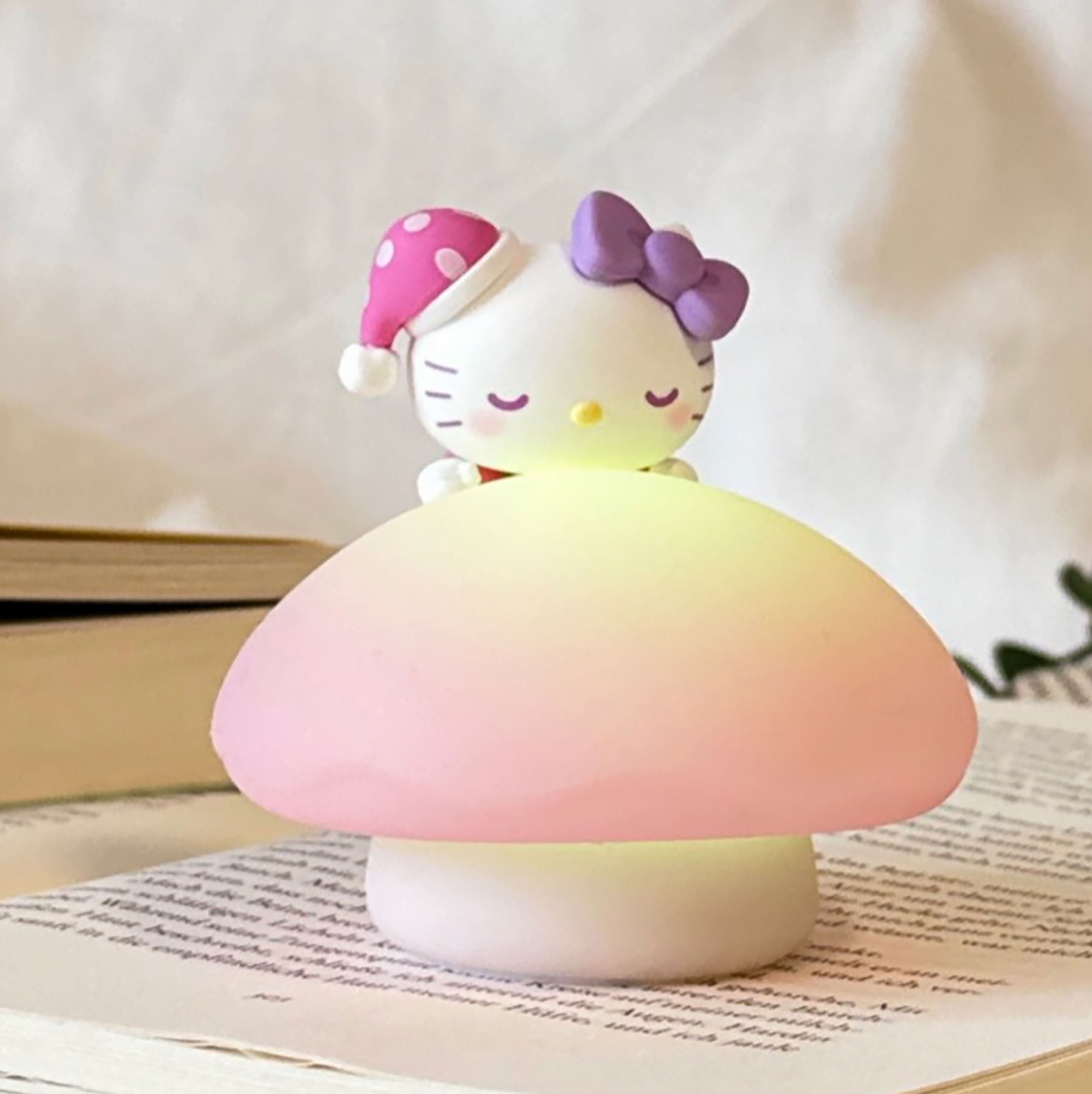 Product image Hello Kitty and Friends - YuMe Little Mushroom Night Light Mystery Figure