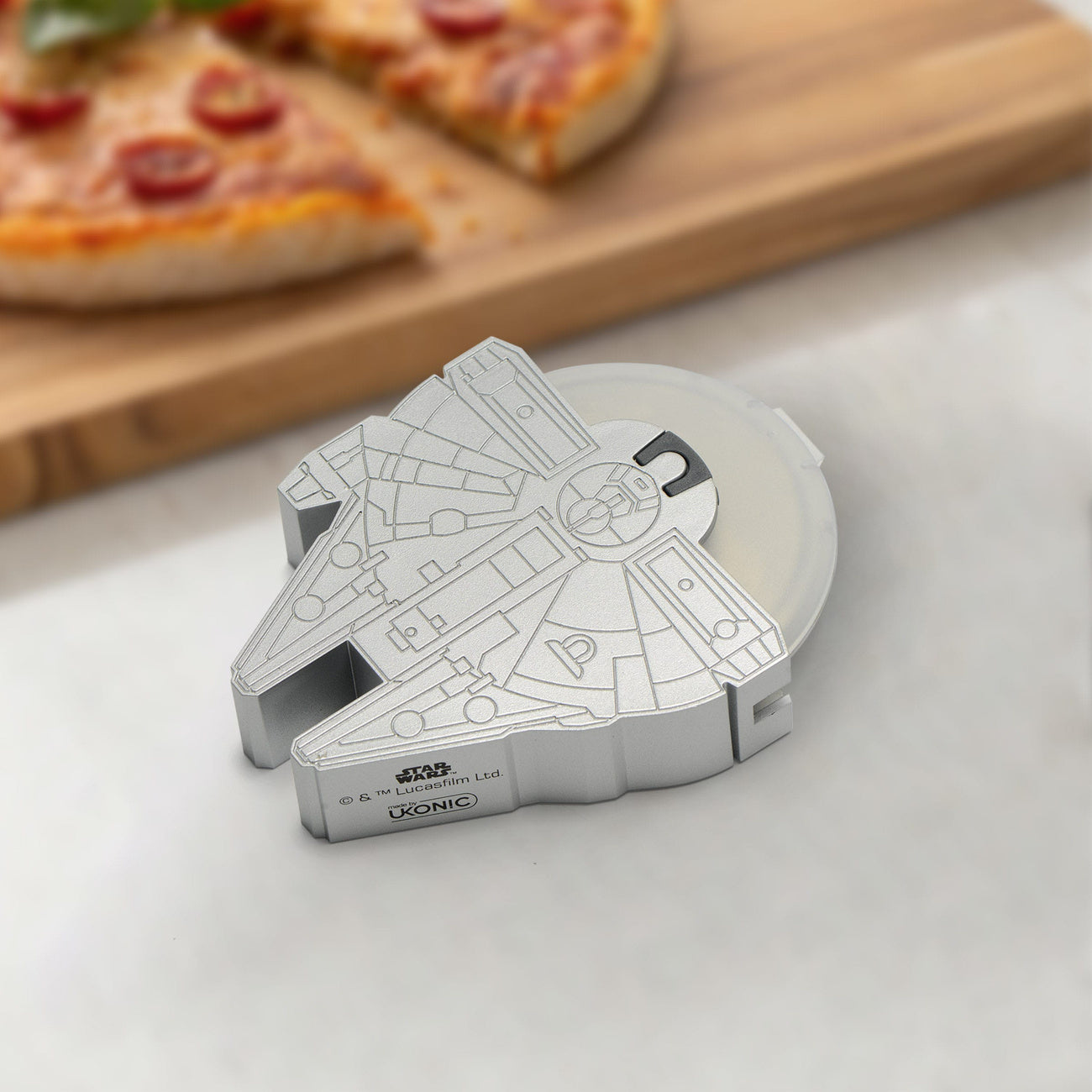 Product image Millennium Falcon Pizza Cutter - Star Wars