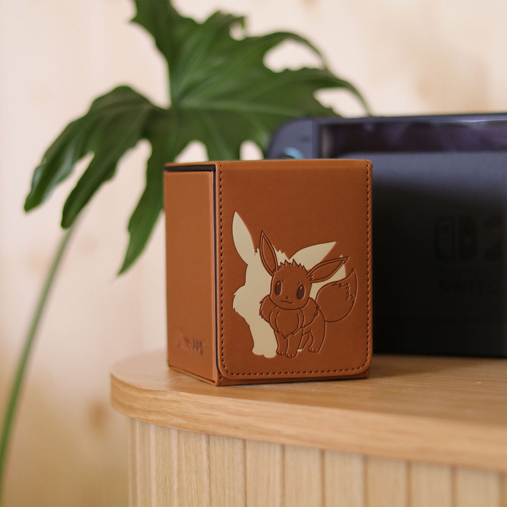 Product image Pokémon - Ultra Pro: Eevee Alcove Flip Deck Box for 100 Trading Cards