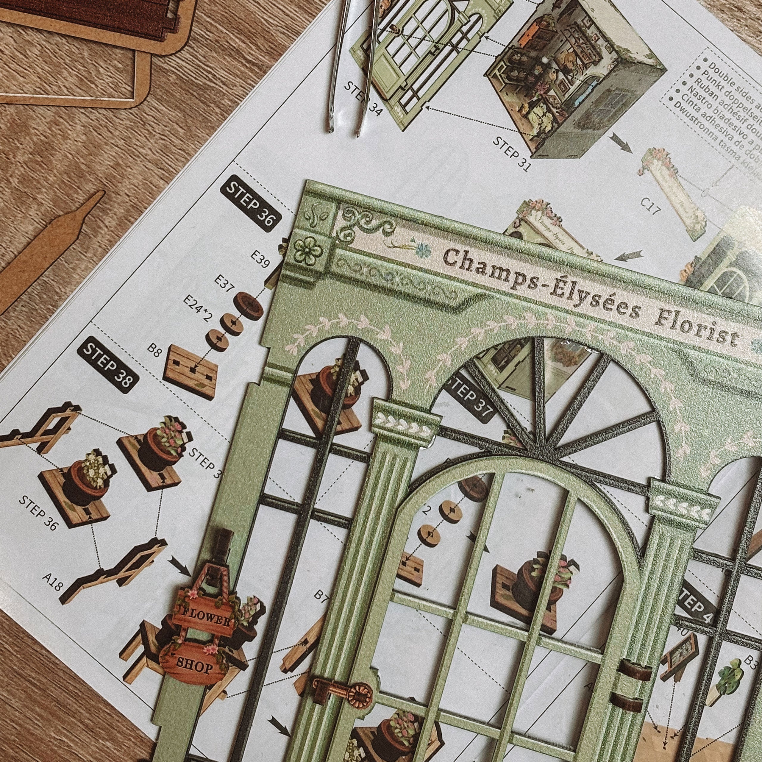 Product image CuteBee - Champs-Élysées Florist Miniature House Book Nook Model Kit