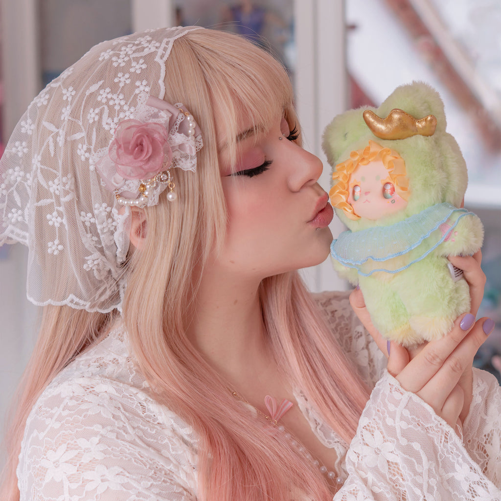 Product image Lovely Emma - Twist Series Mystery Plush Figure