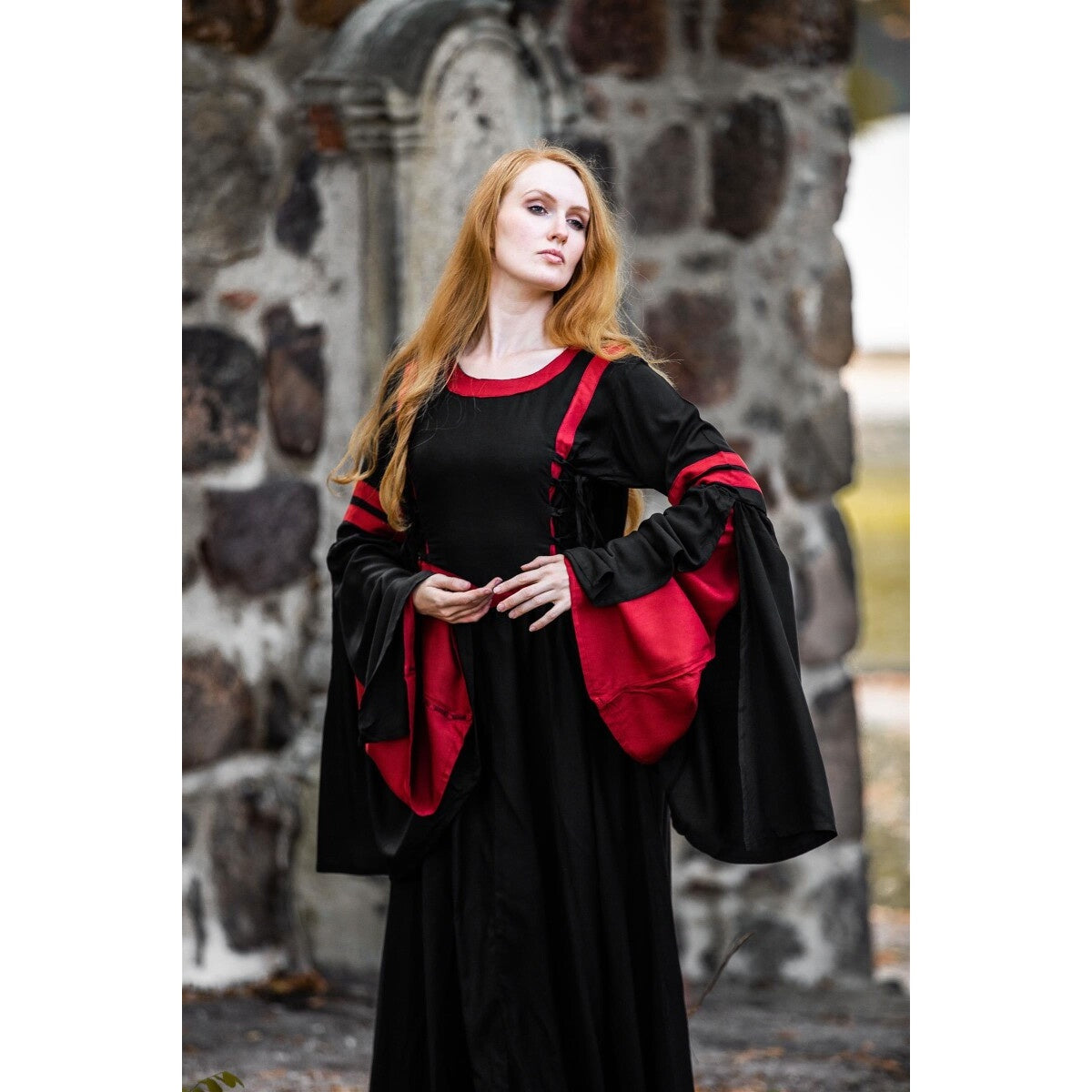 Product image Medieval Hooded Dress Isolde black-red