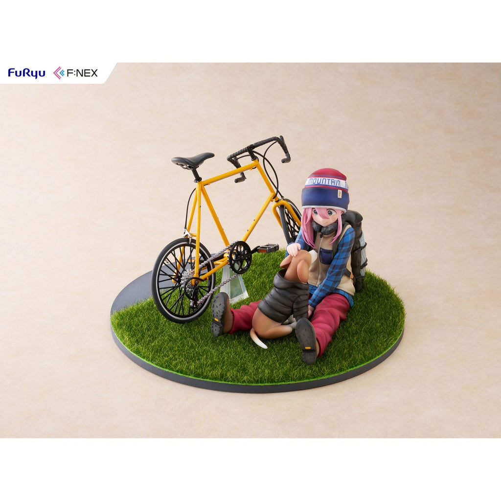 Product image Laid Back Camp F:NEX PVC Statue 1/7 Nadeshiko Kagamihara 13 cm