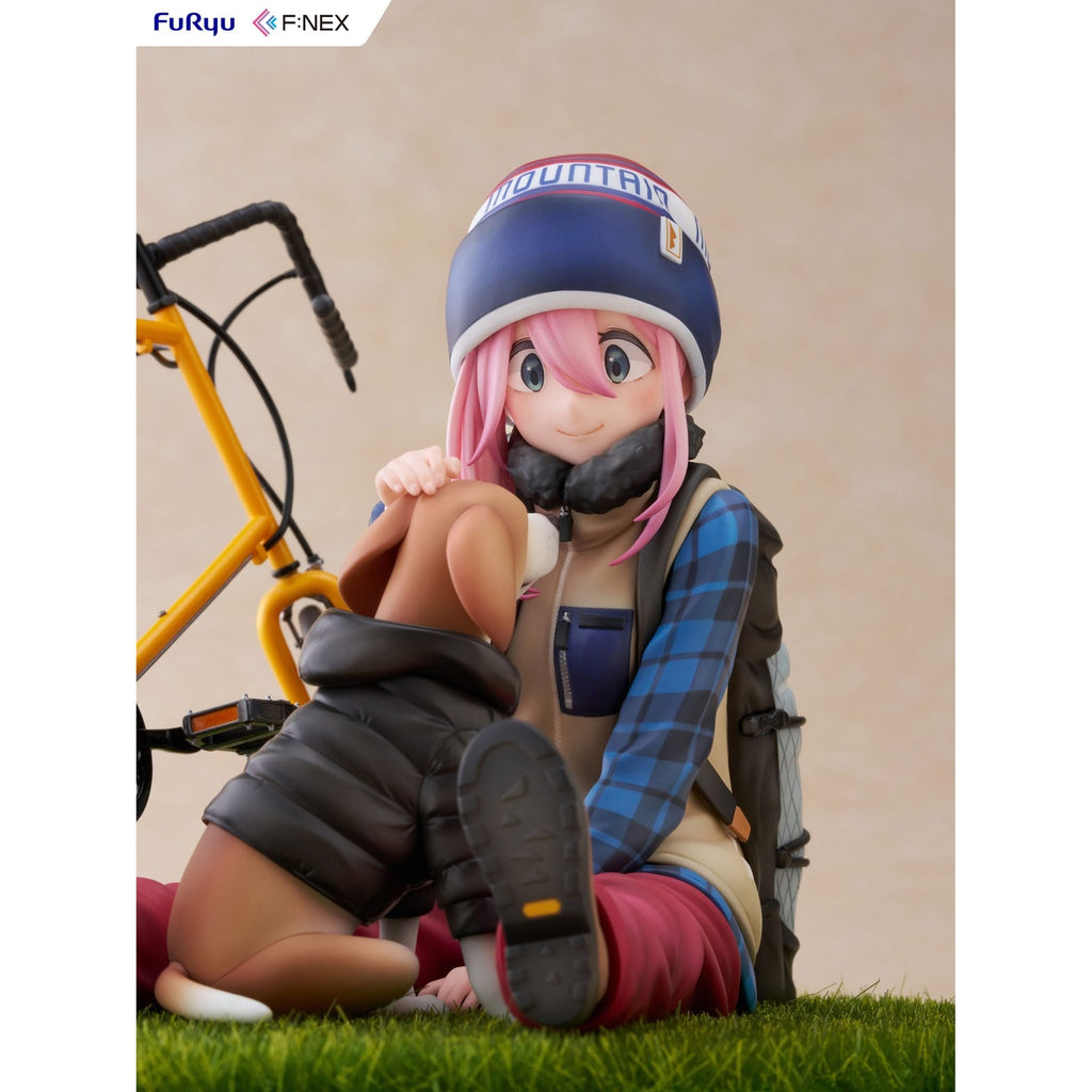 Product image Laid Back Camp F:NEX PVC Statue 1/7 Nadeshiko Kagamihara 13 cm