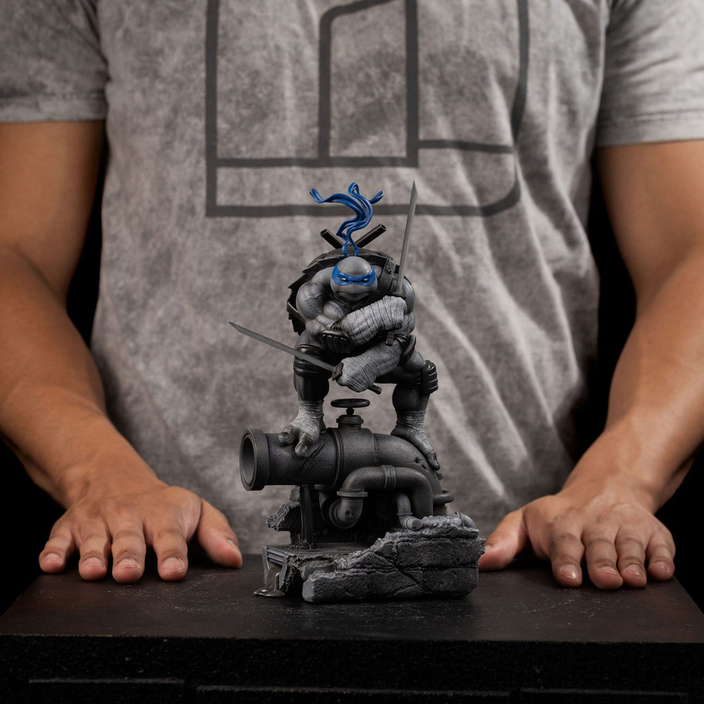Product image Teenage Mutant Ninja Turtles Art Scale Statue 1/10 Leonardo Black and White Variant 26 cm heo exclusive