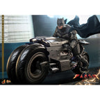 Product image The Flash Movie Masterpiece Action Figure with Vehicle 1/6 Batman & Batcycle Set 30 cm