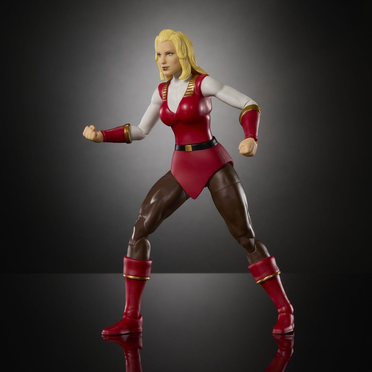 Product image Masters of the Universe Masterverse Action Figure New Etheria: Adora 18 cm