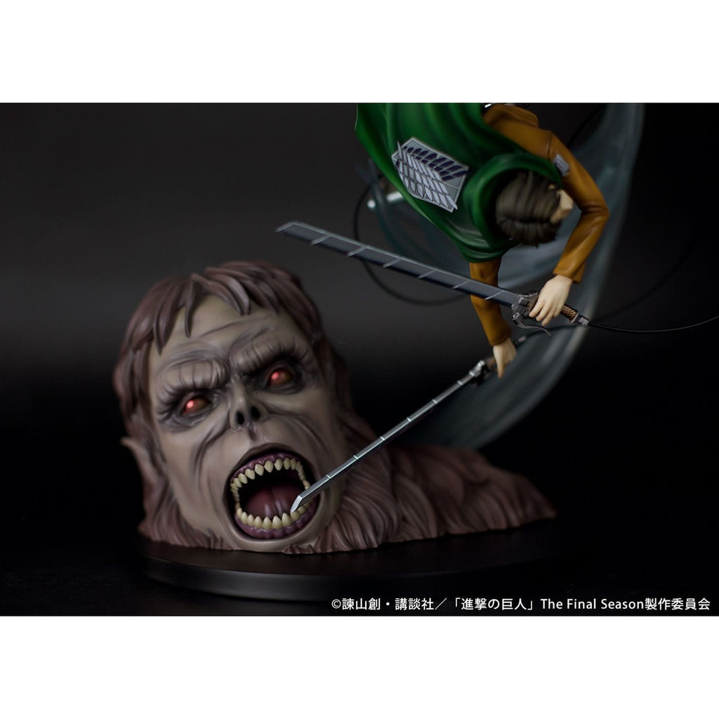 Product image Attack on Titan PVC Statue 1/7 Levi vs Beast Titan Ver. 28 cm