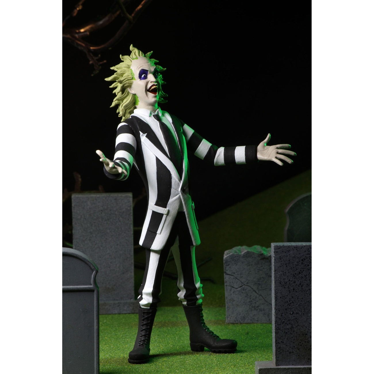 Product image Beetlejuice Toony Terrors Action Figure Beetlejuice 15 cm
