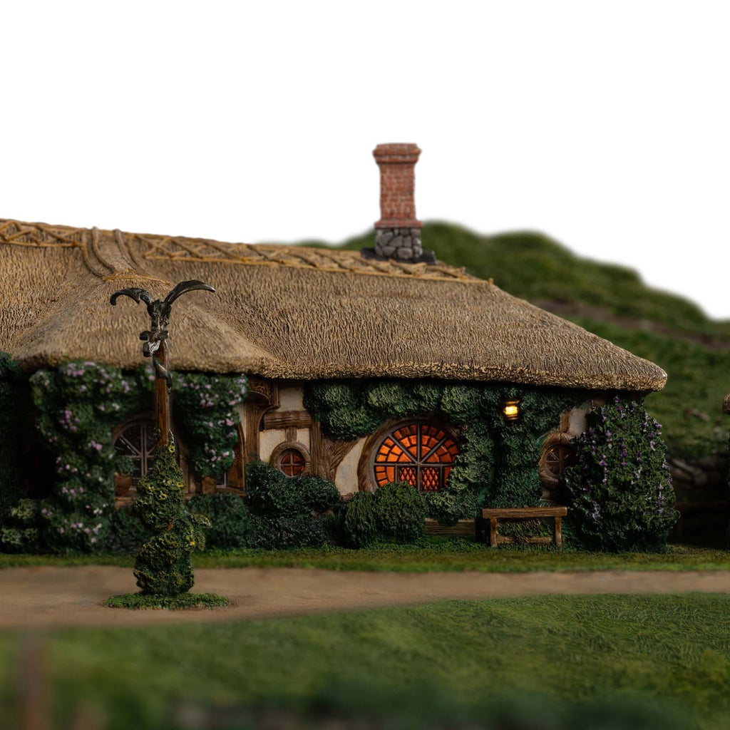 Product image Lord of the Rings Statue The Green Dragon Inn