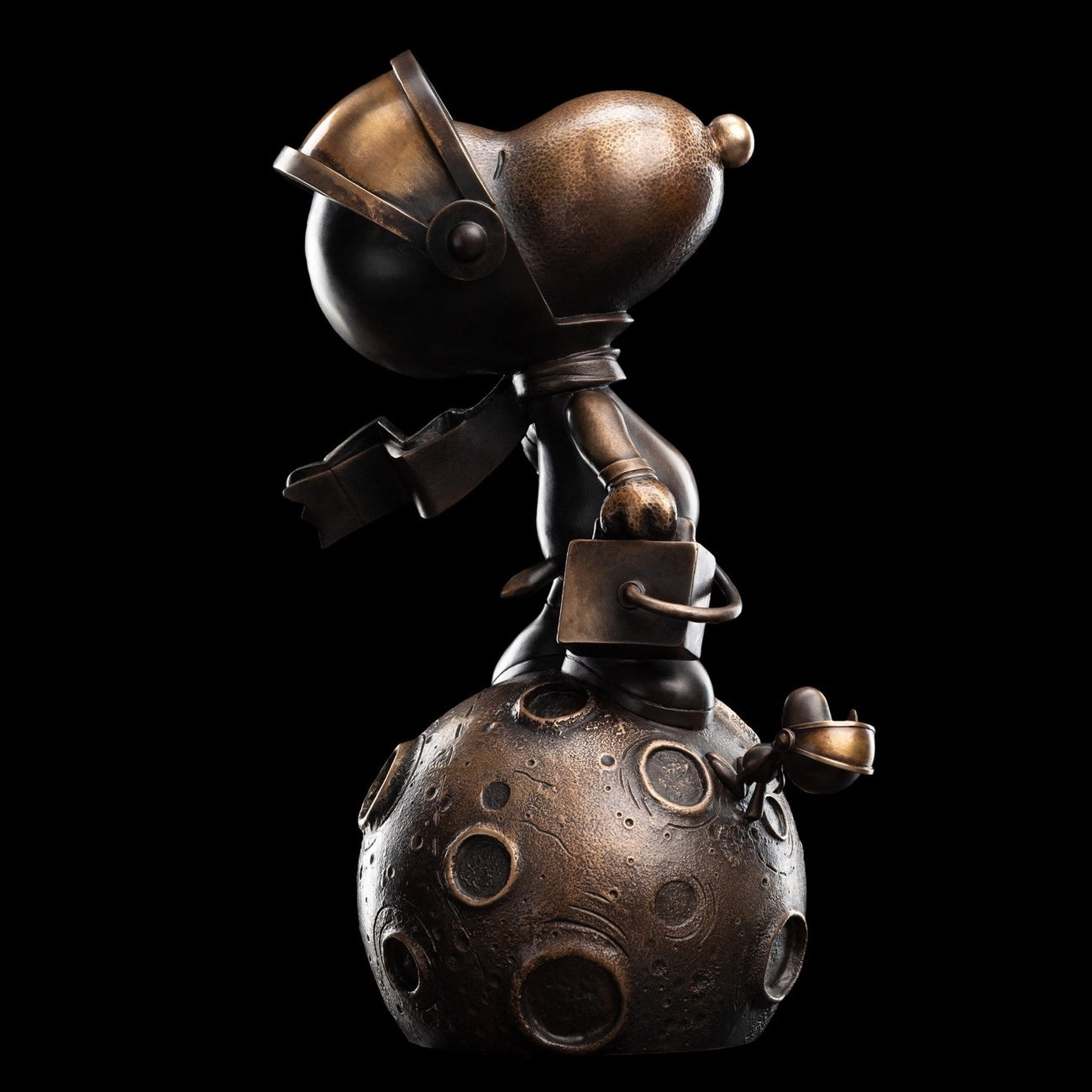 Product image Peanuts Bronze Statue Snoopy: First Beagle on the Moon Limited Edition 29 cm