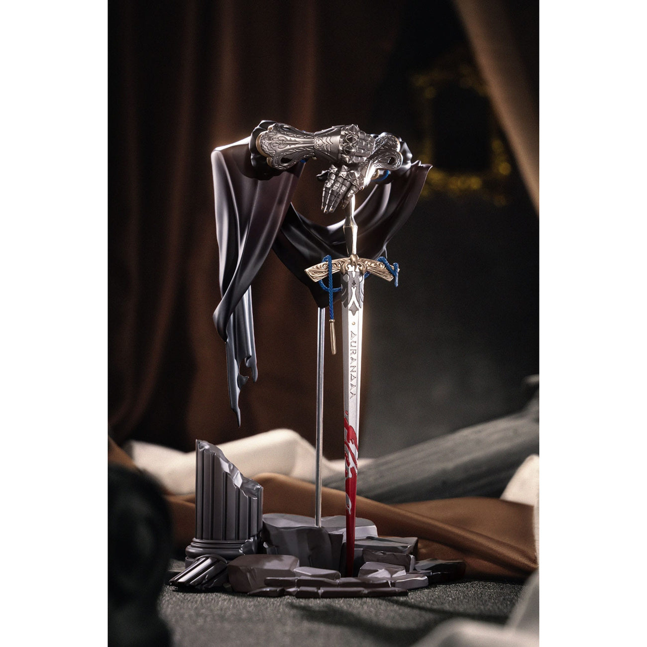Product image Reverse: 1999 Limepie Series PVC Statue Knight 17 cm