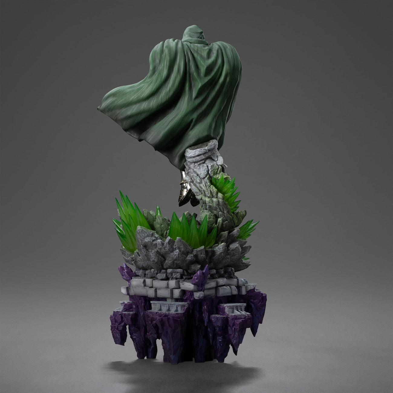 Product image Doctor Doom Marvel Legends Diorama Art Scale Statue