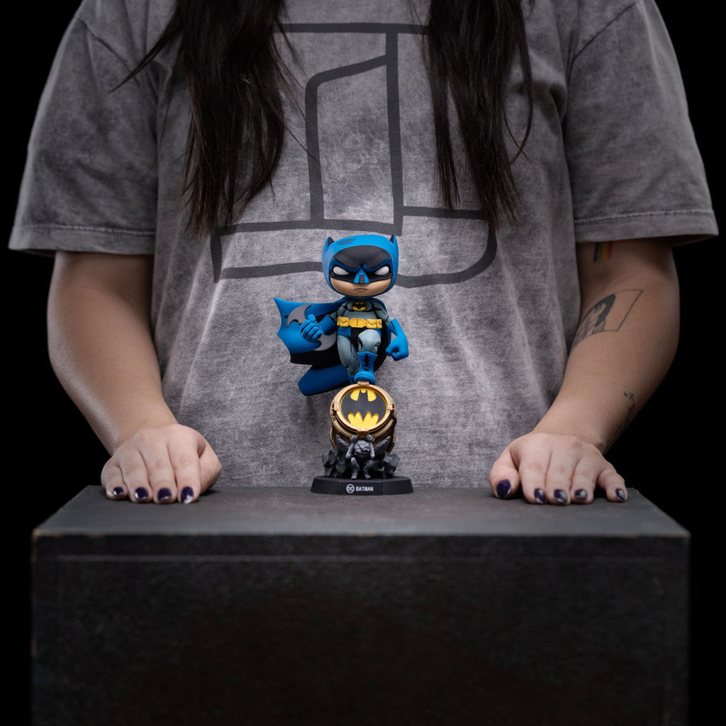 Product image Batman Mini Co. PVC Figure Batman on Bat-Signal (Blue Variant)