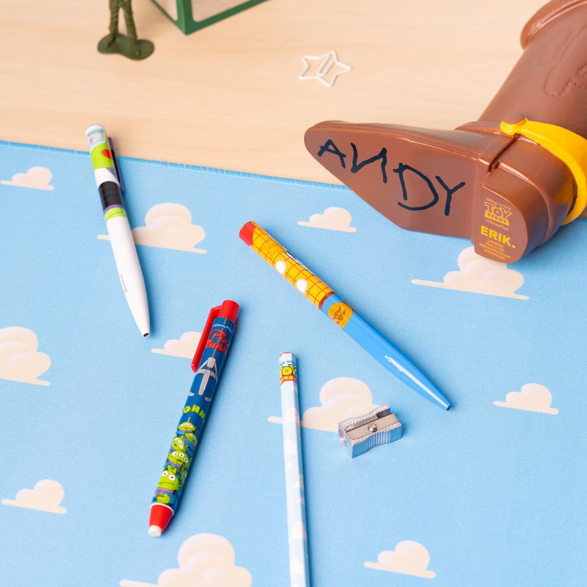 Produktbild Disney Pixar Toy Story Stiftehalter mit Schreibwaren-Set